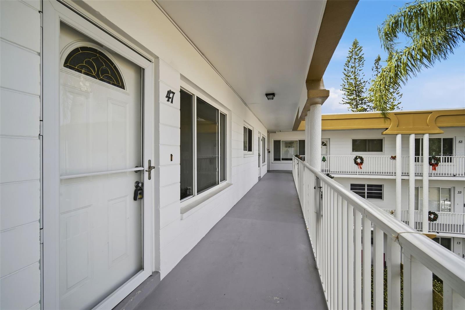 ON TOP OF THE WORLD - Residential