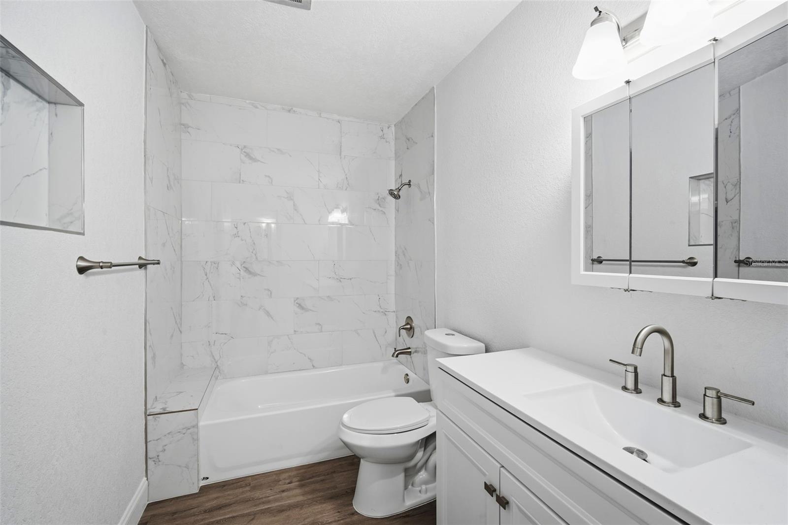 ON TOP OF THE WORLD - Residential