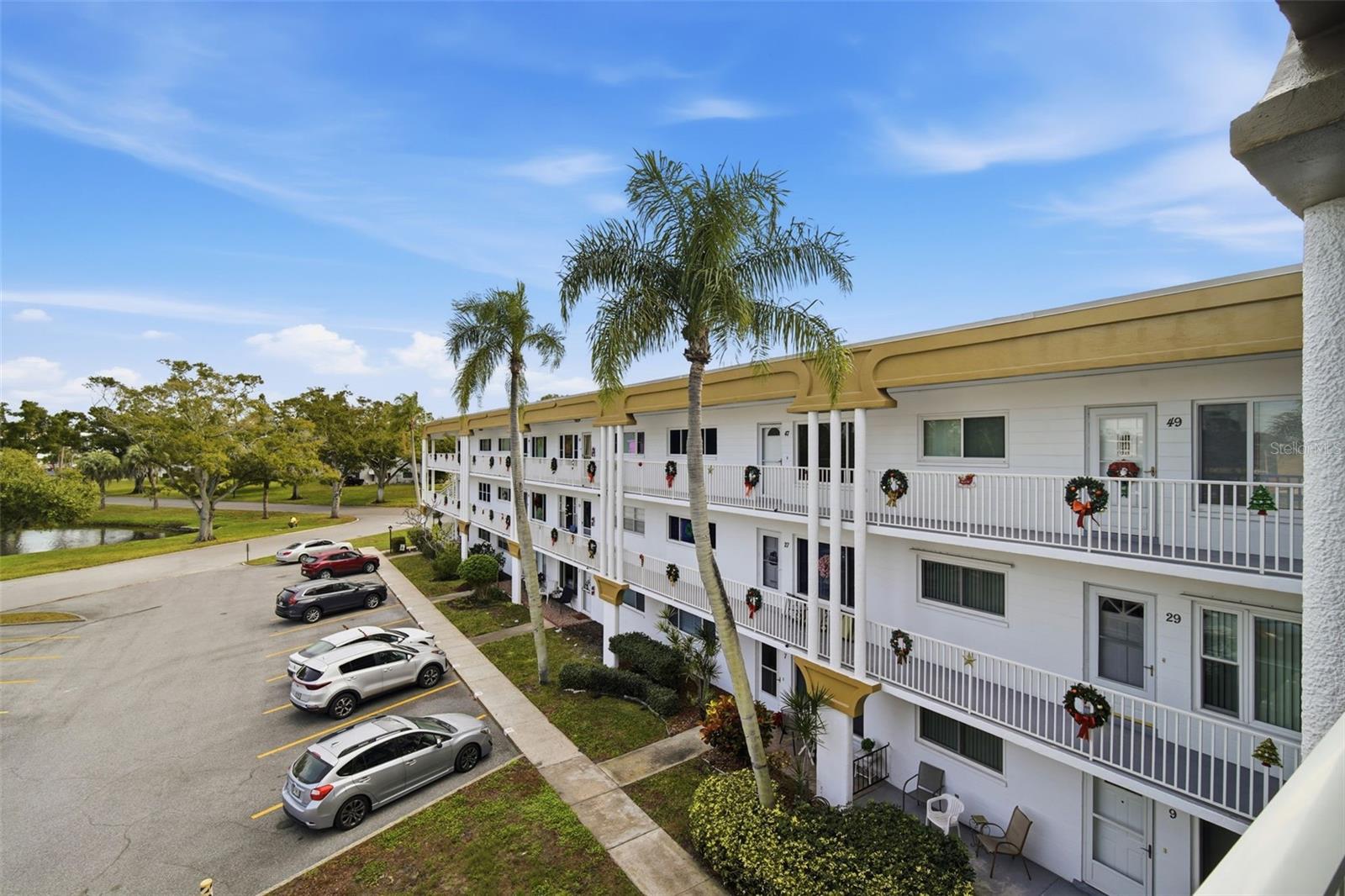 ON TOP OF THE WORLD - Residential