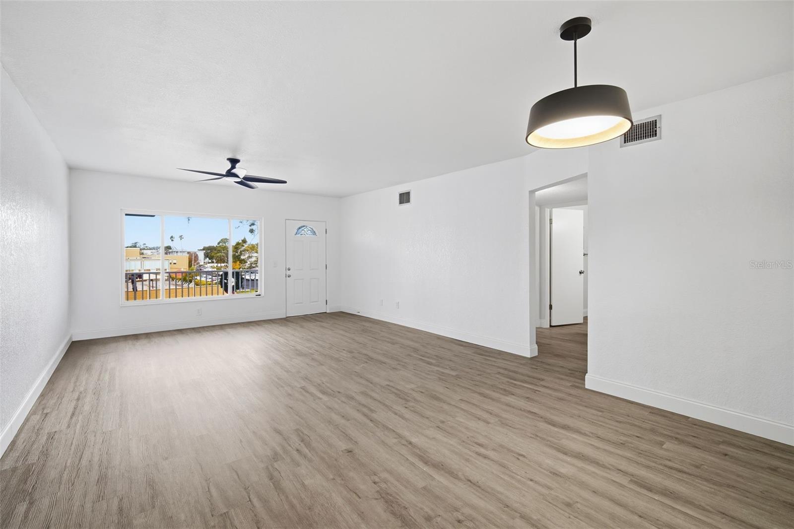 ON TOP OF THE WORLD - Residential