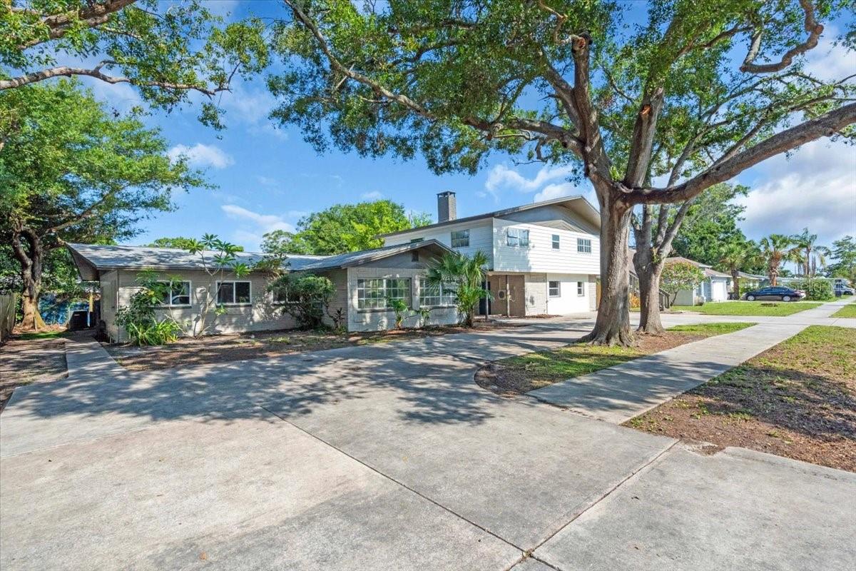 PINE LAKE PARK - Residential Income