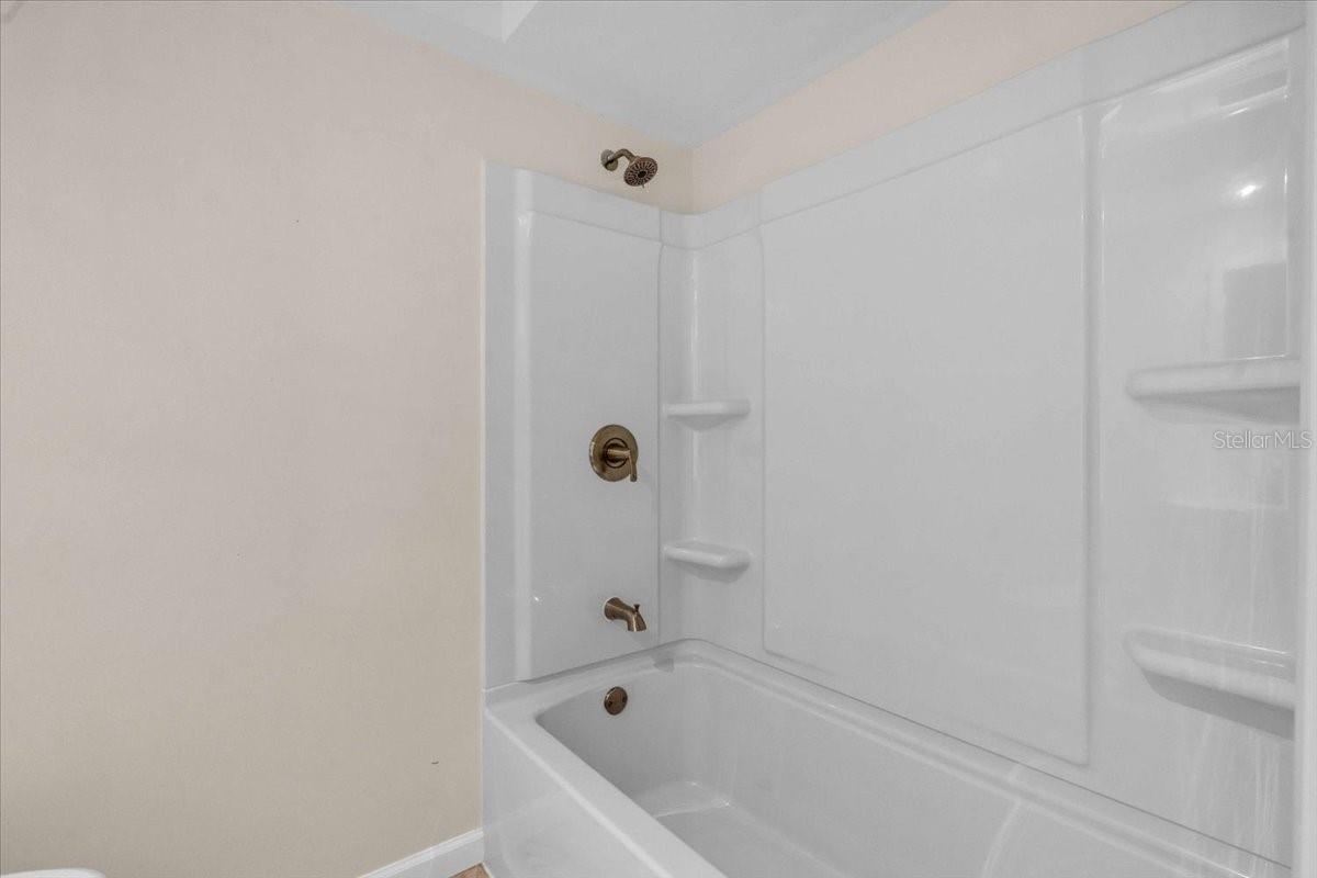PINE LAKE PARK - Residential Income