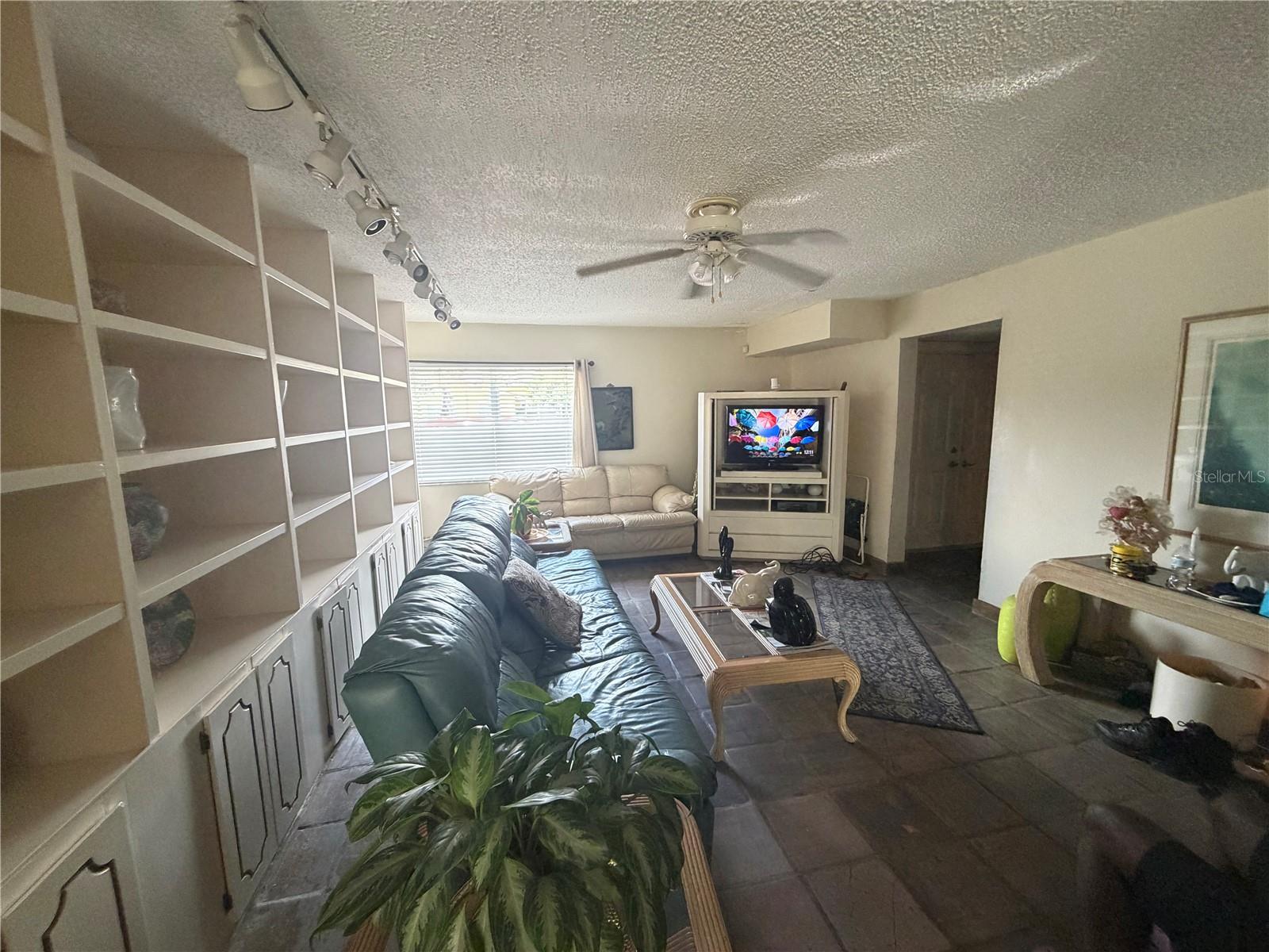 ROOSEVELT ESTATES - Residential