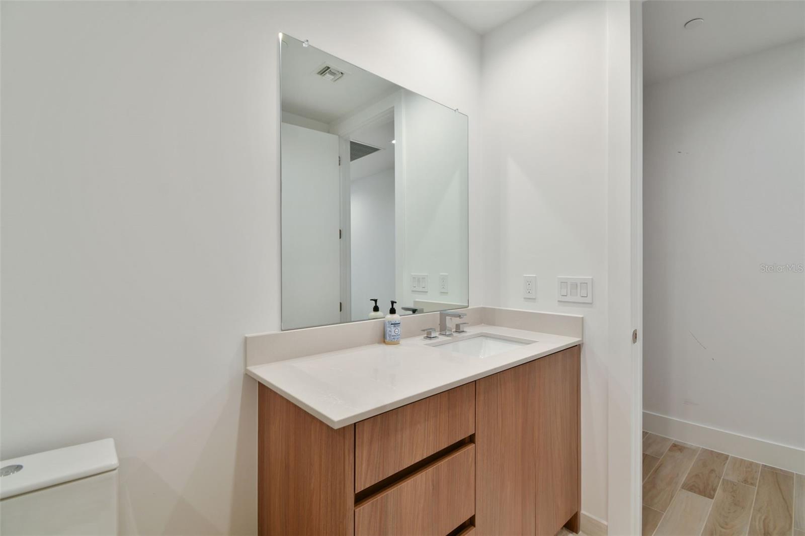 MARINA POINTE - Residential