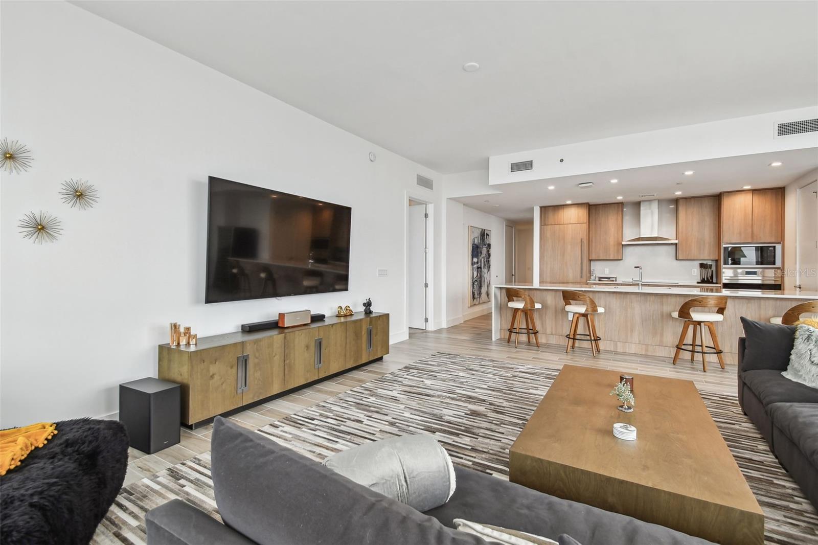 MARINA POINTE - Residential