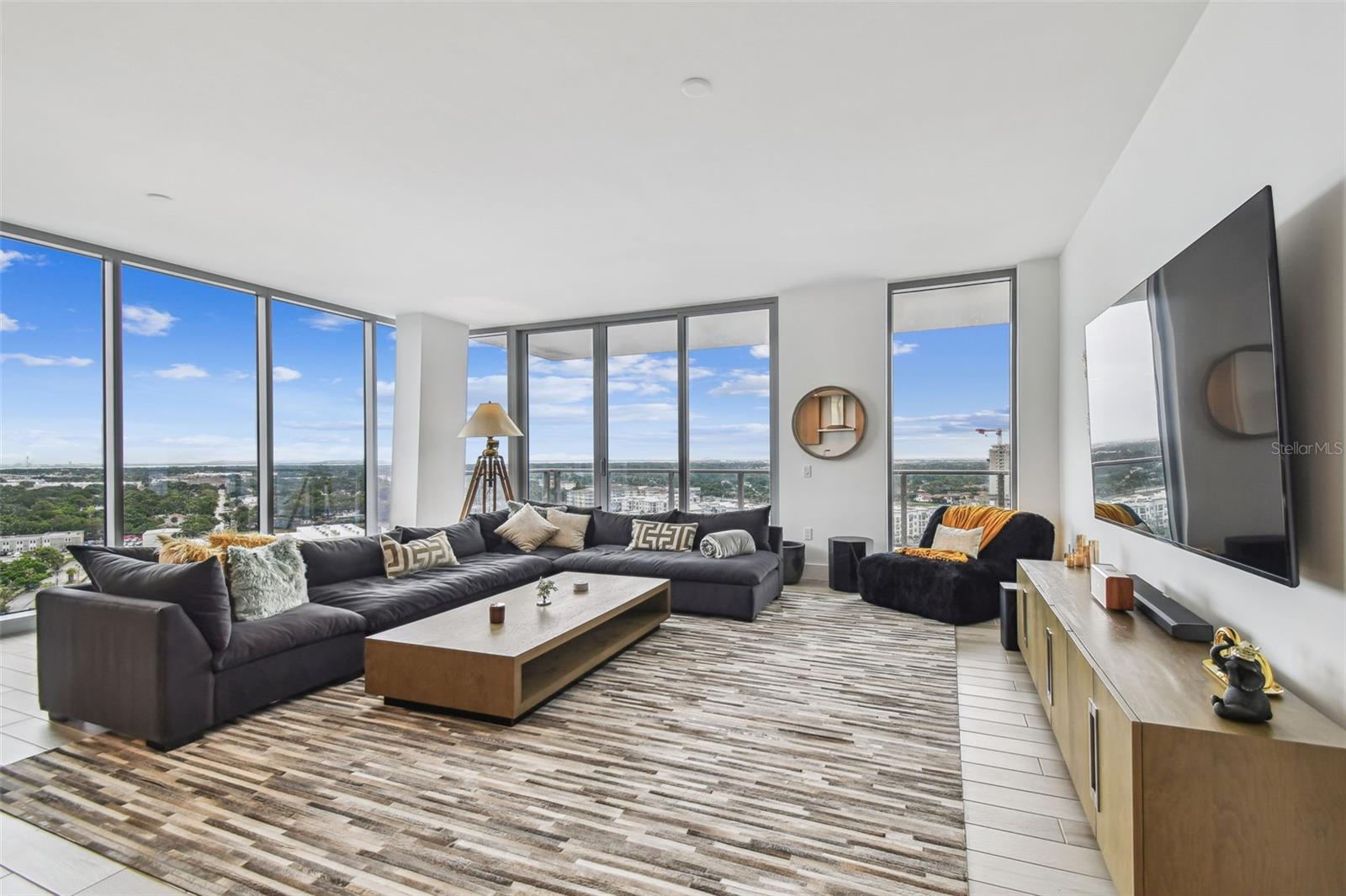 MARINA POINTE - Residential