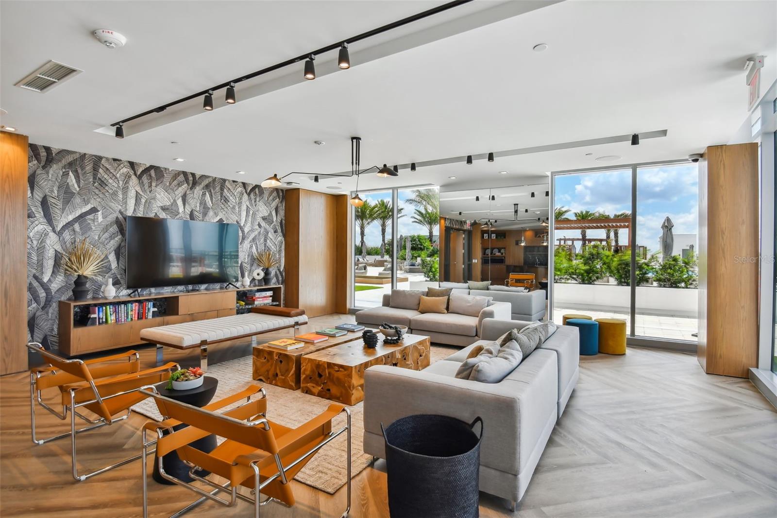 MARINA POINTE - Residential