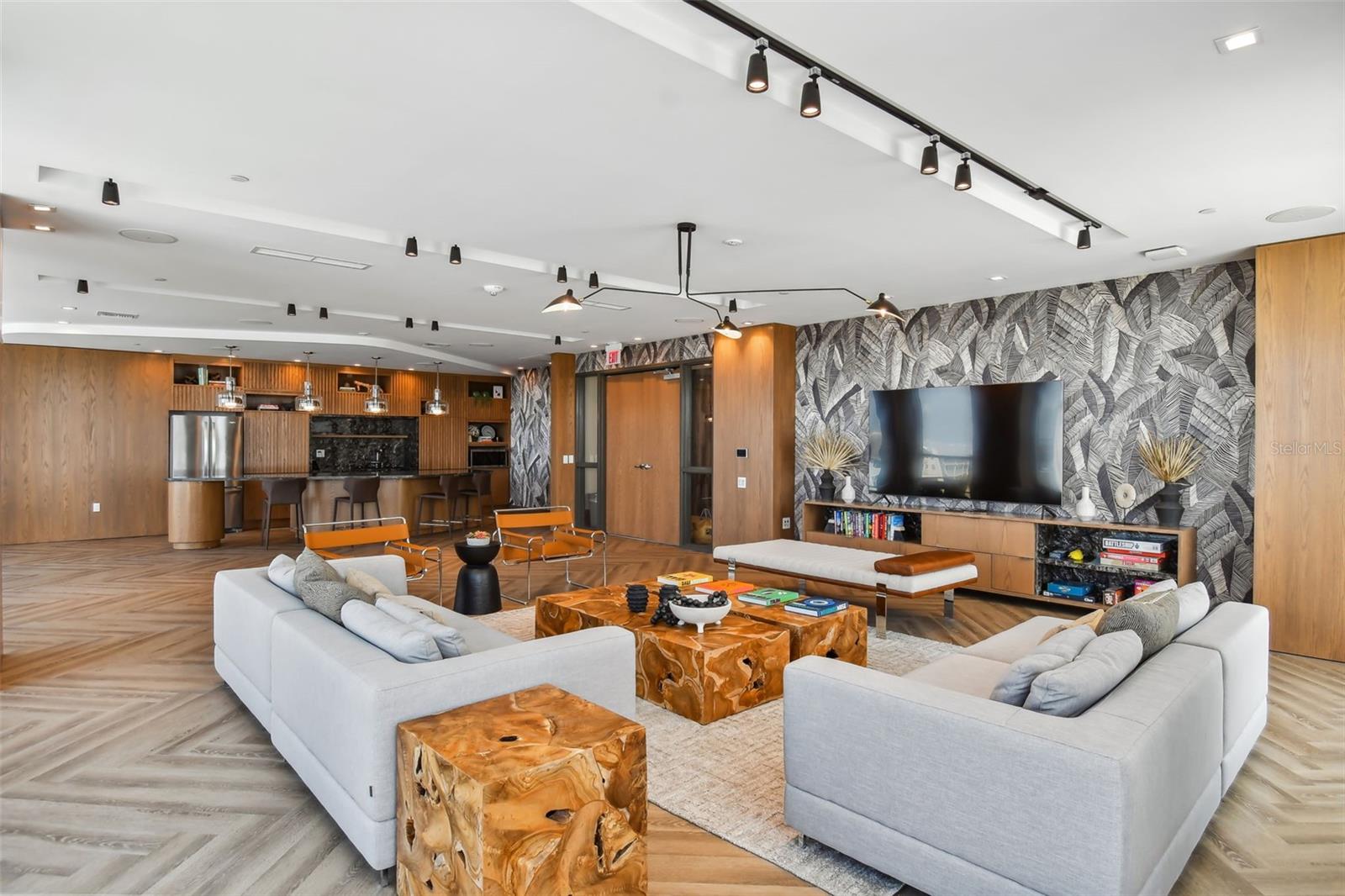 MARINA POINTE - Residential