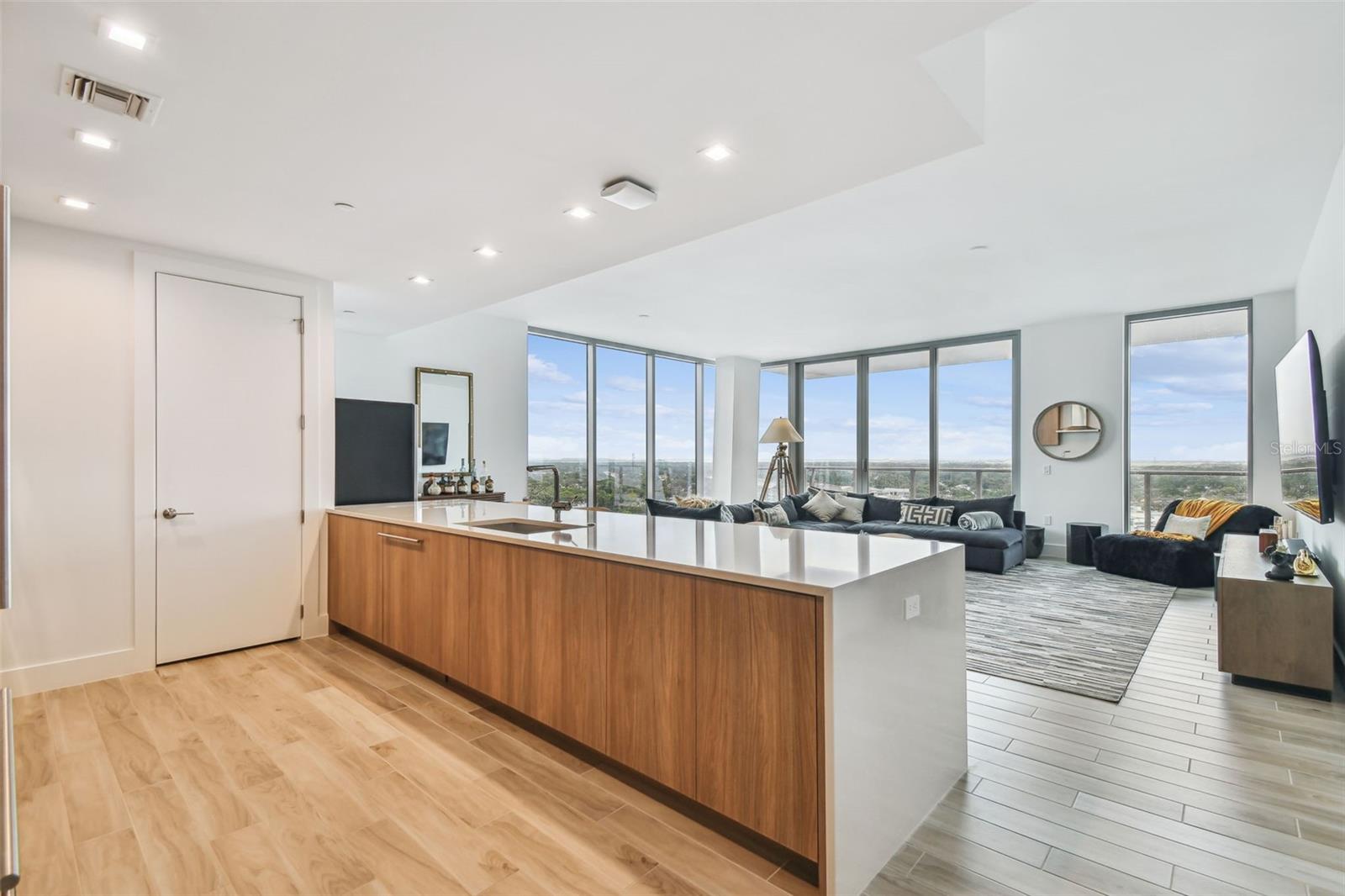 MARINA POINTE - Residential