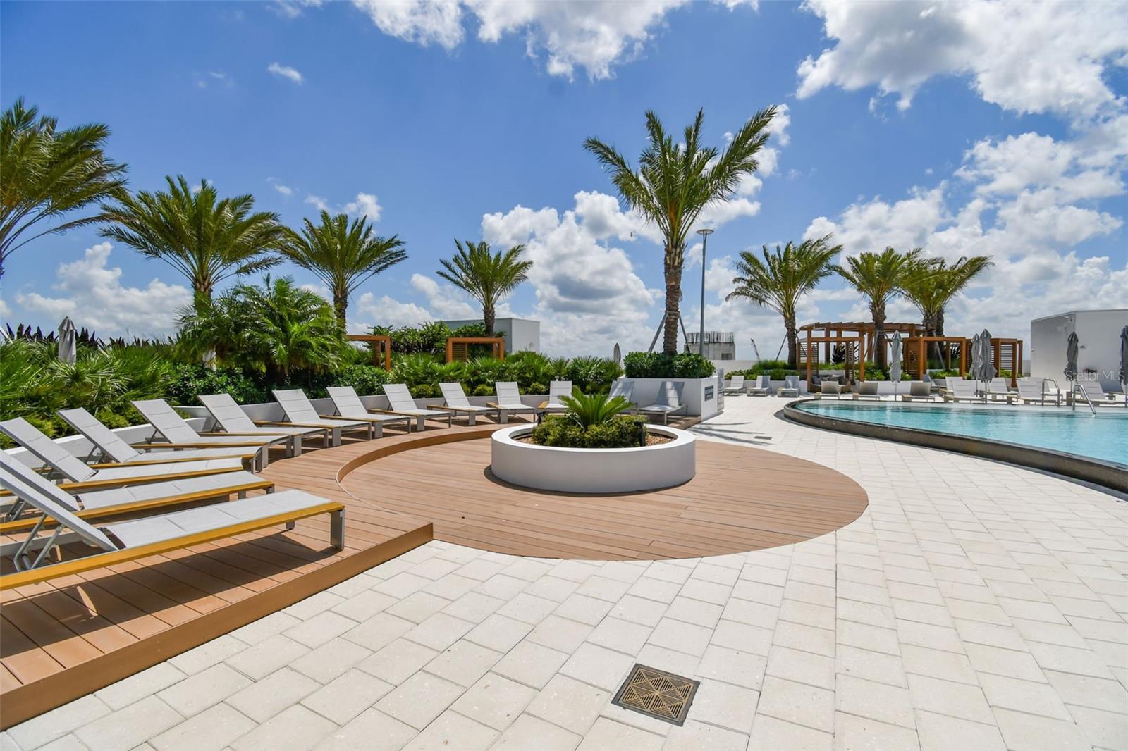 MARINA POINTE - Residential