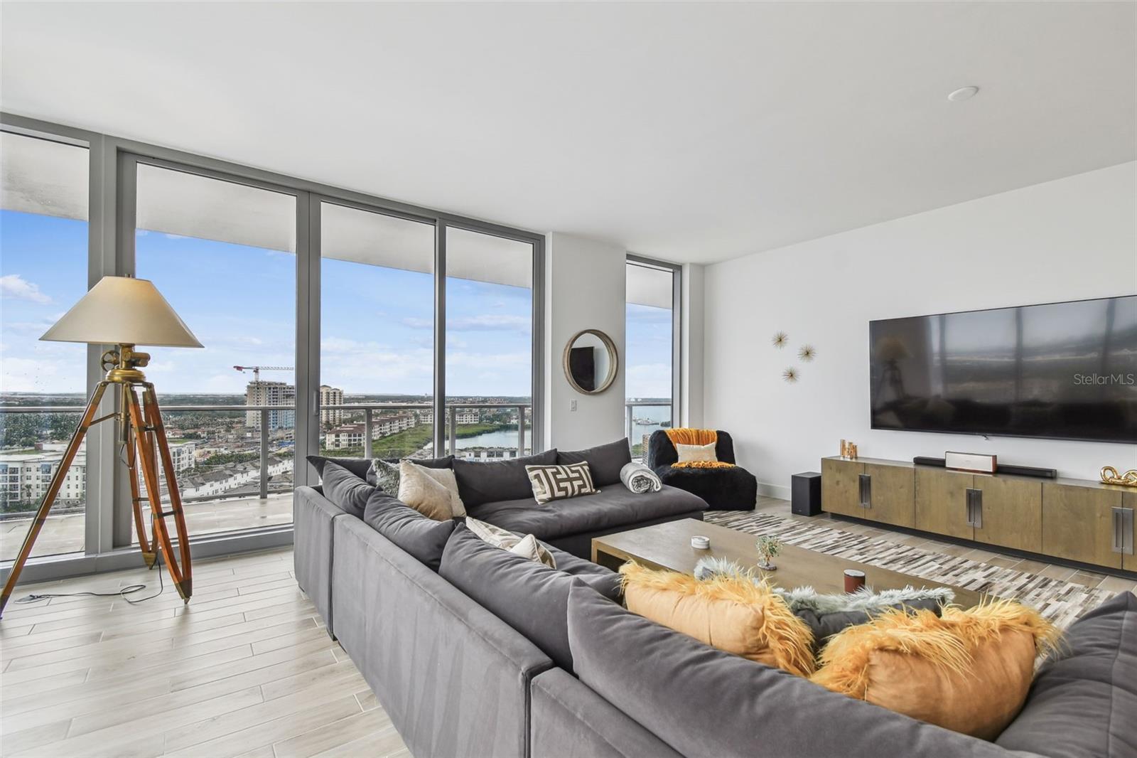 MARINA POINTE - Residential