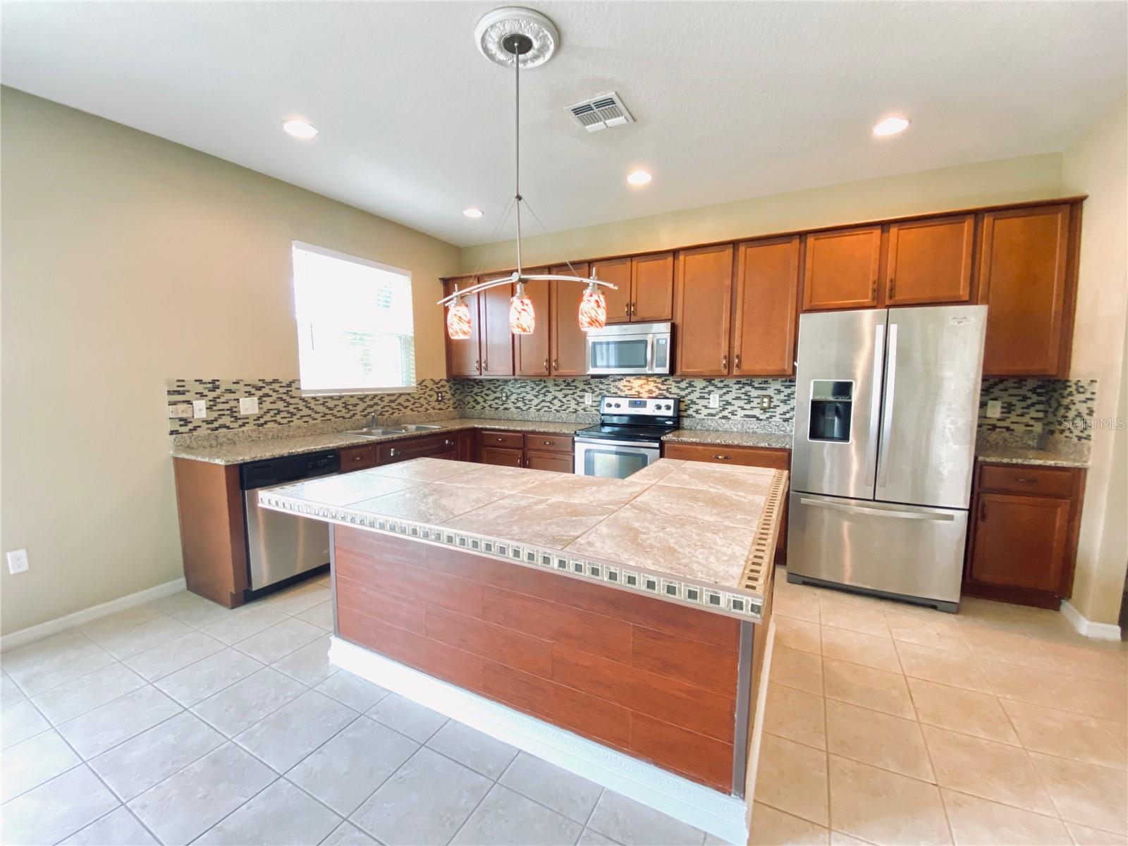 TAVARES LAKE ELSIE RESERVE - Residential Lease