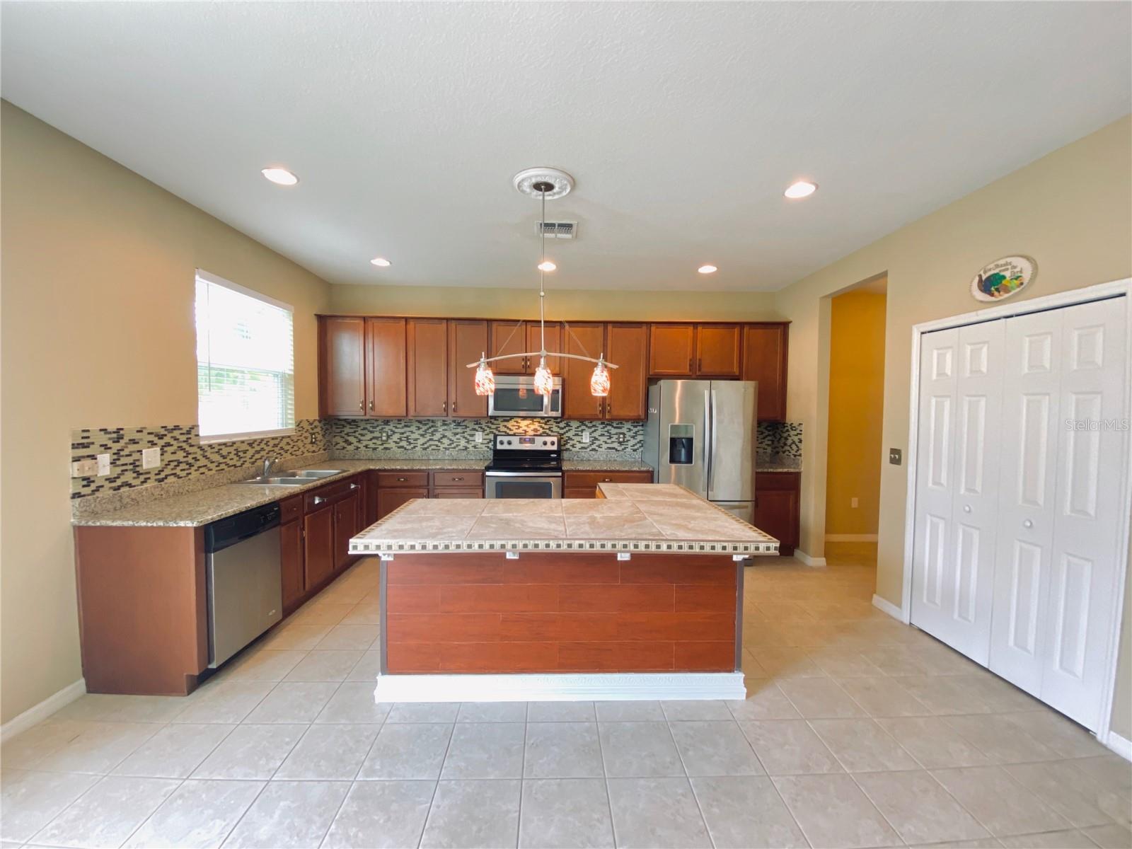 TAVARES LAKE ELSIE RESERVE - Residential Lease