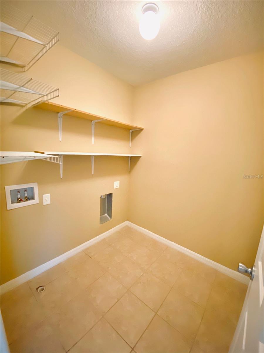 TAVARES LAKE ELSIE RESERVE - Residential Lease