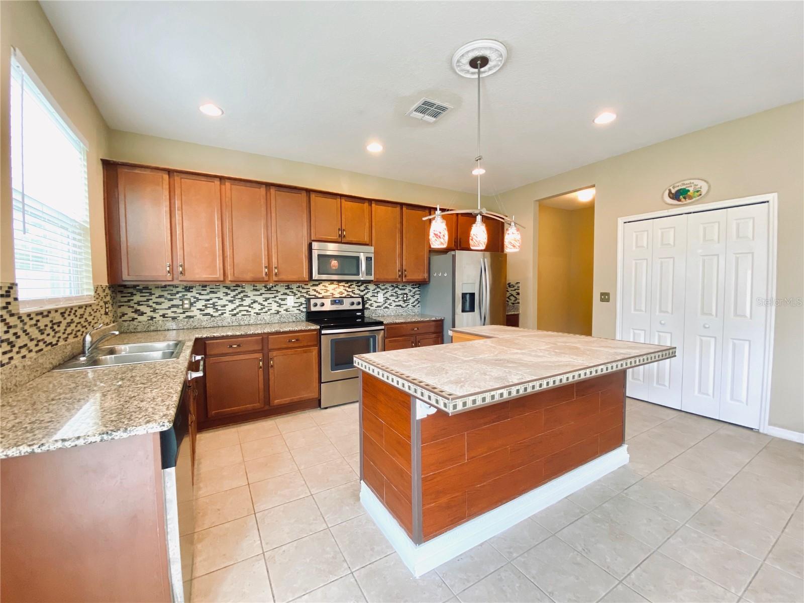 TAVARES LAKE ELSIE RESERVE - Residential Lease