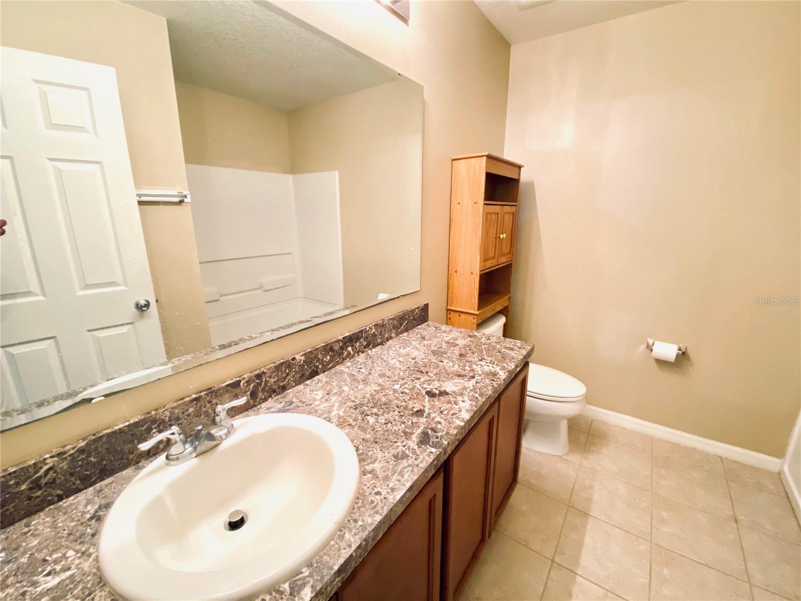 TAVARES LAKE ELSIE RESERVE - Residential Lease