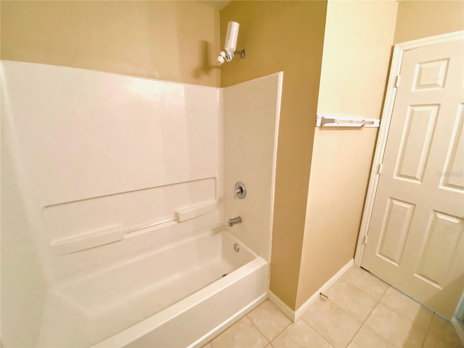 TAVARES LAKE ELSIE RESERVE - Residential Lease