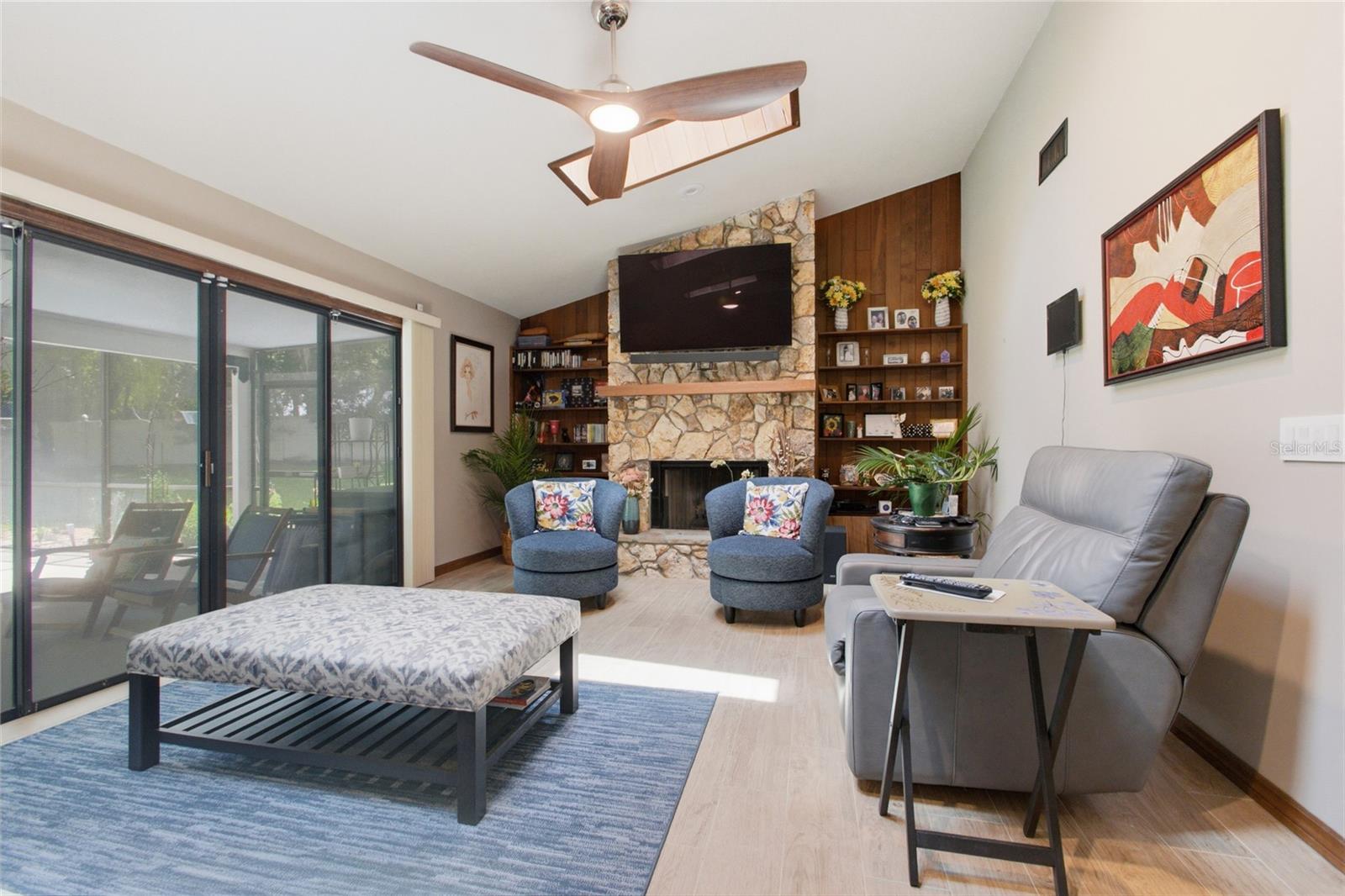HANOVER WOODS - Residential