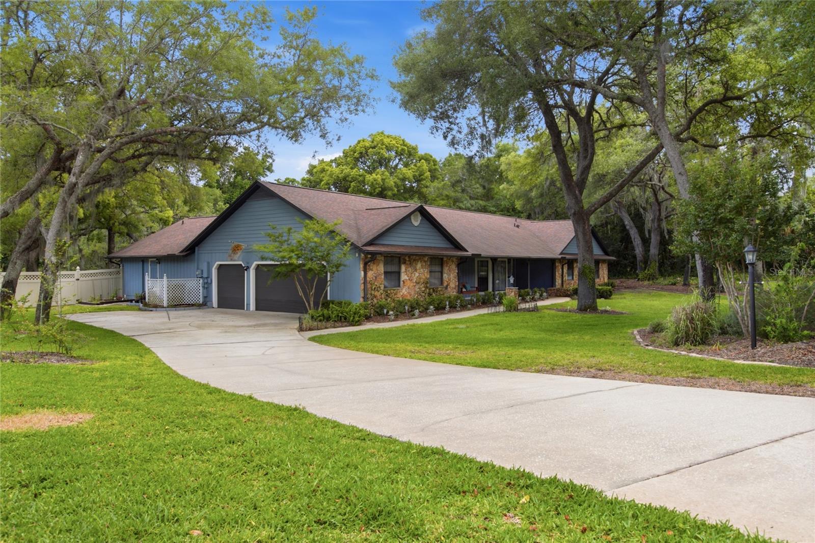 HANOVER WOODS - Residential