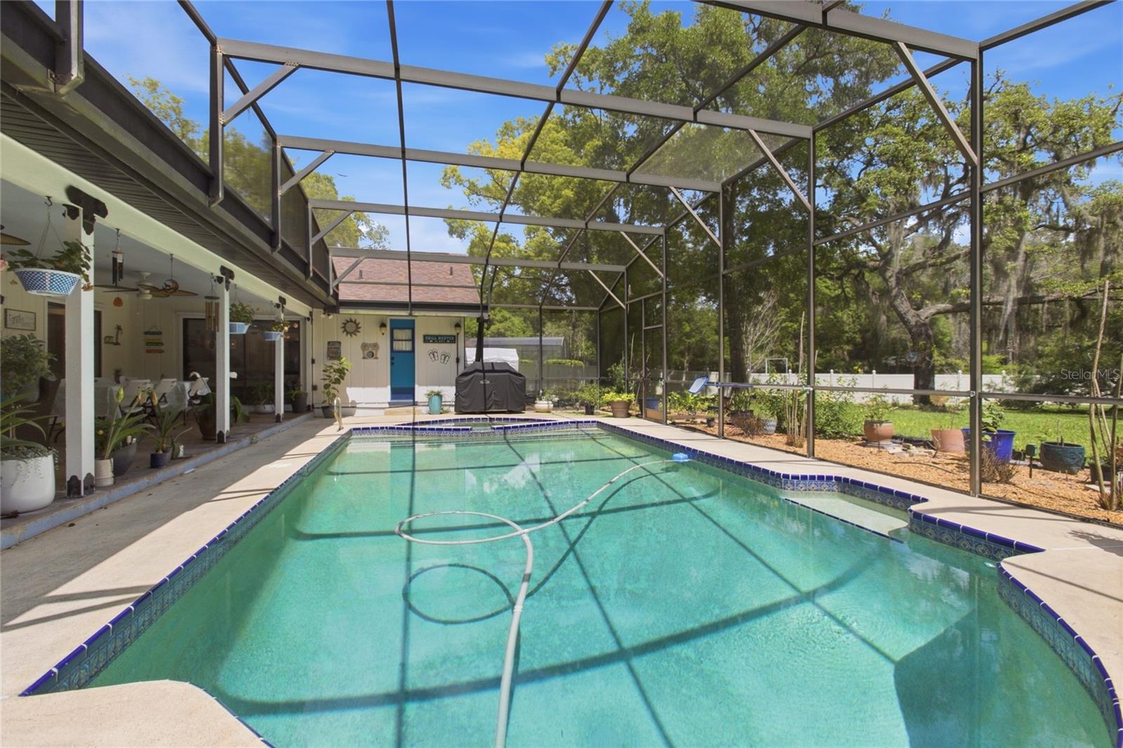 HANOVER WOODS - Residential
