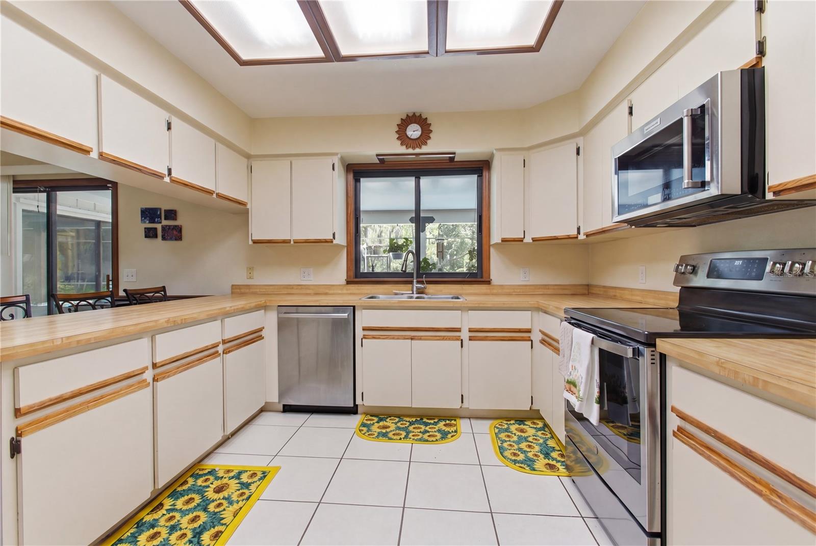 HANOVER WOODS - Residential
