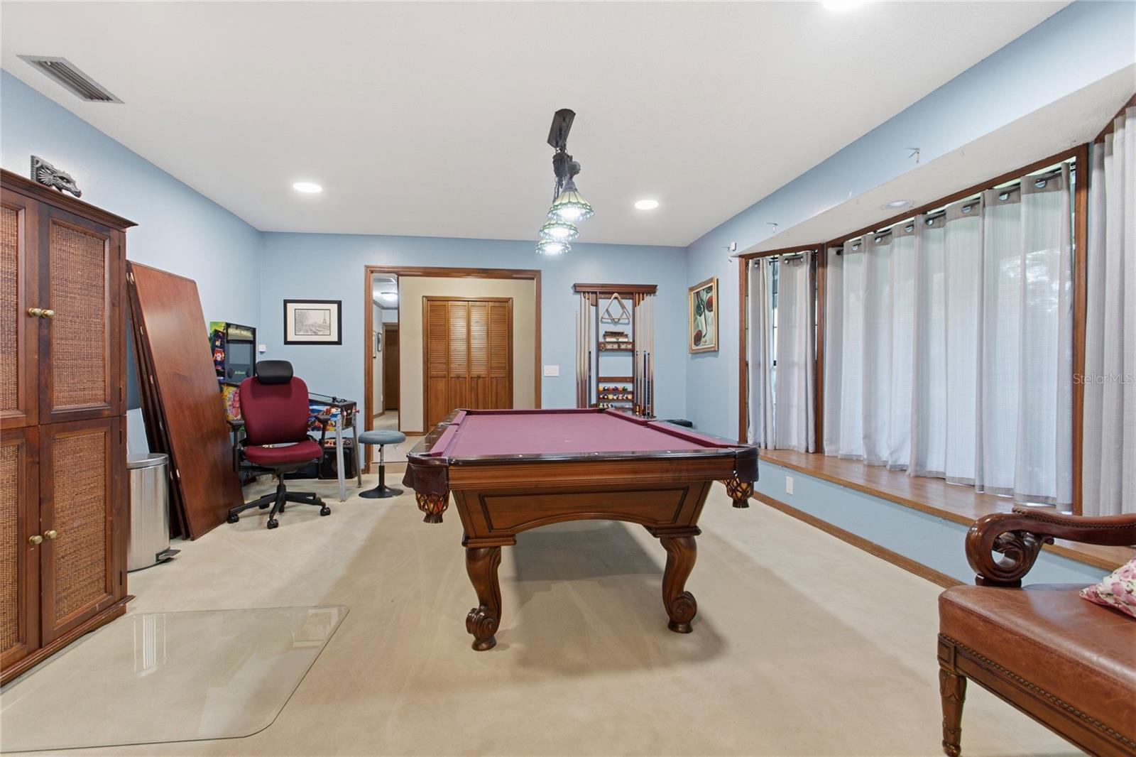 HANOVER WOODS - Residential