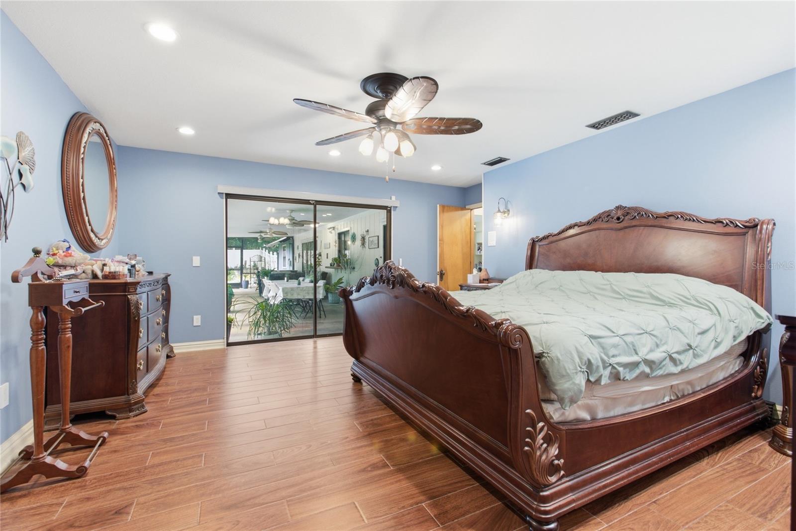 HANOVER WOODS - Residential