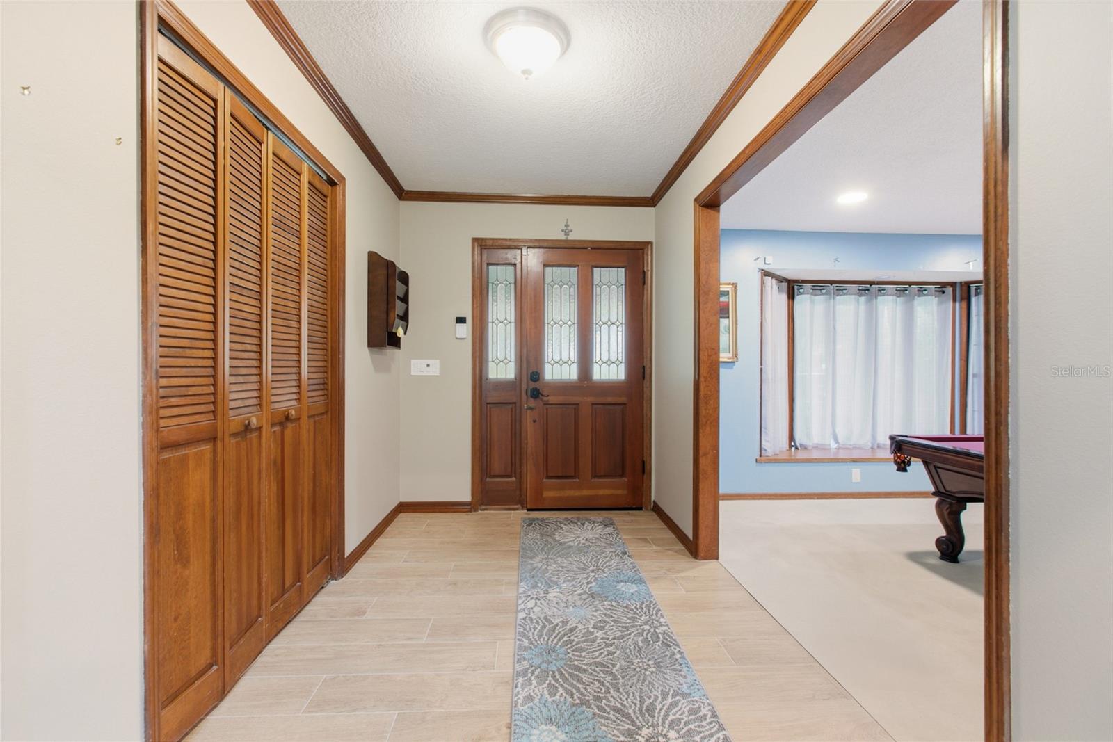 128 W GREENTREE LANE