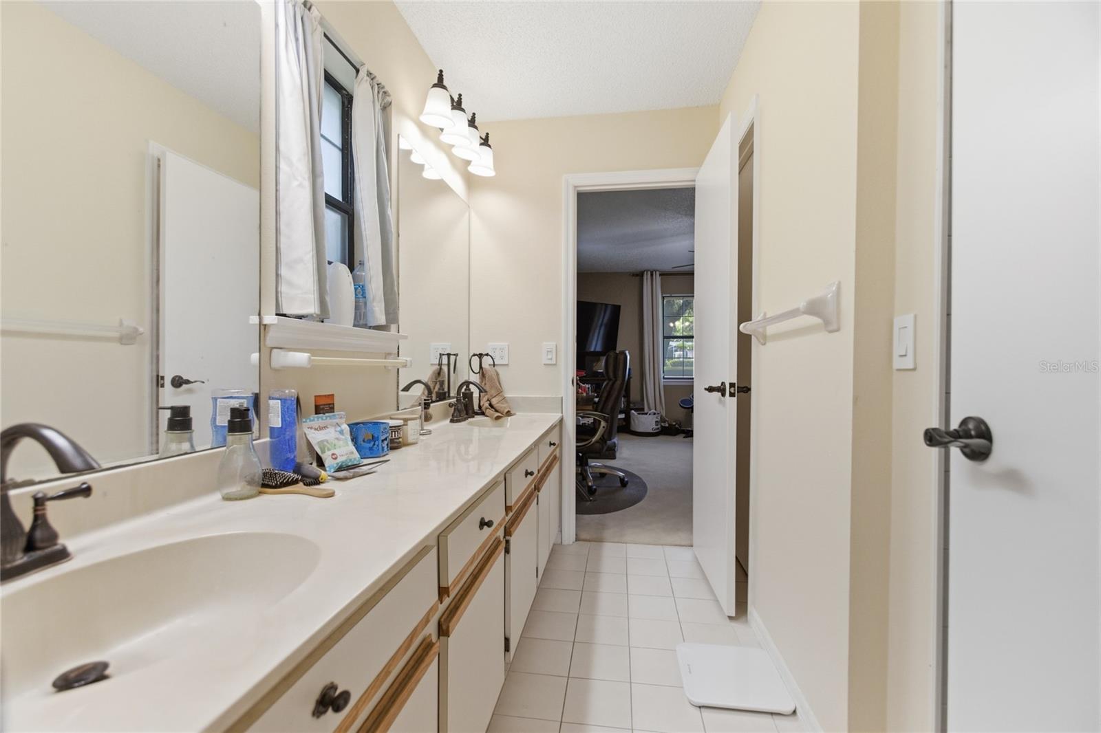 HANOVER WOODS - Residential