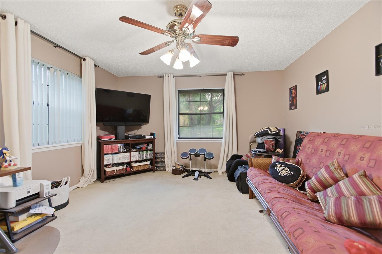 HANOVER WOODS - Residential
