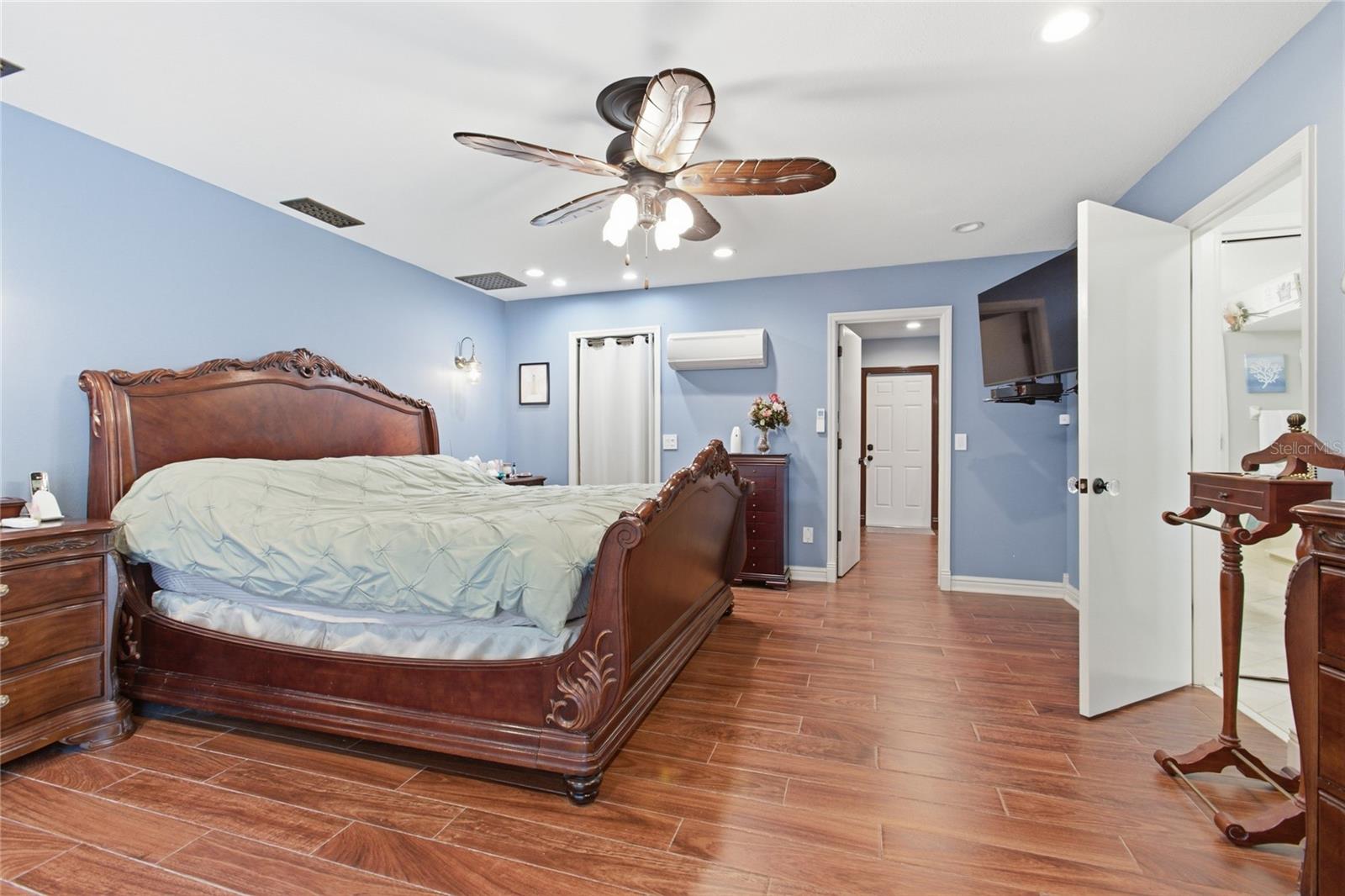 HANOVER WOODS - Residential