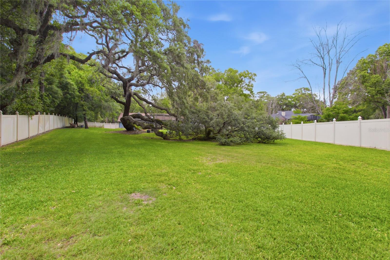 HANOVER WOODS - Residential