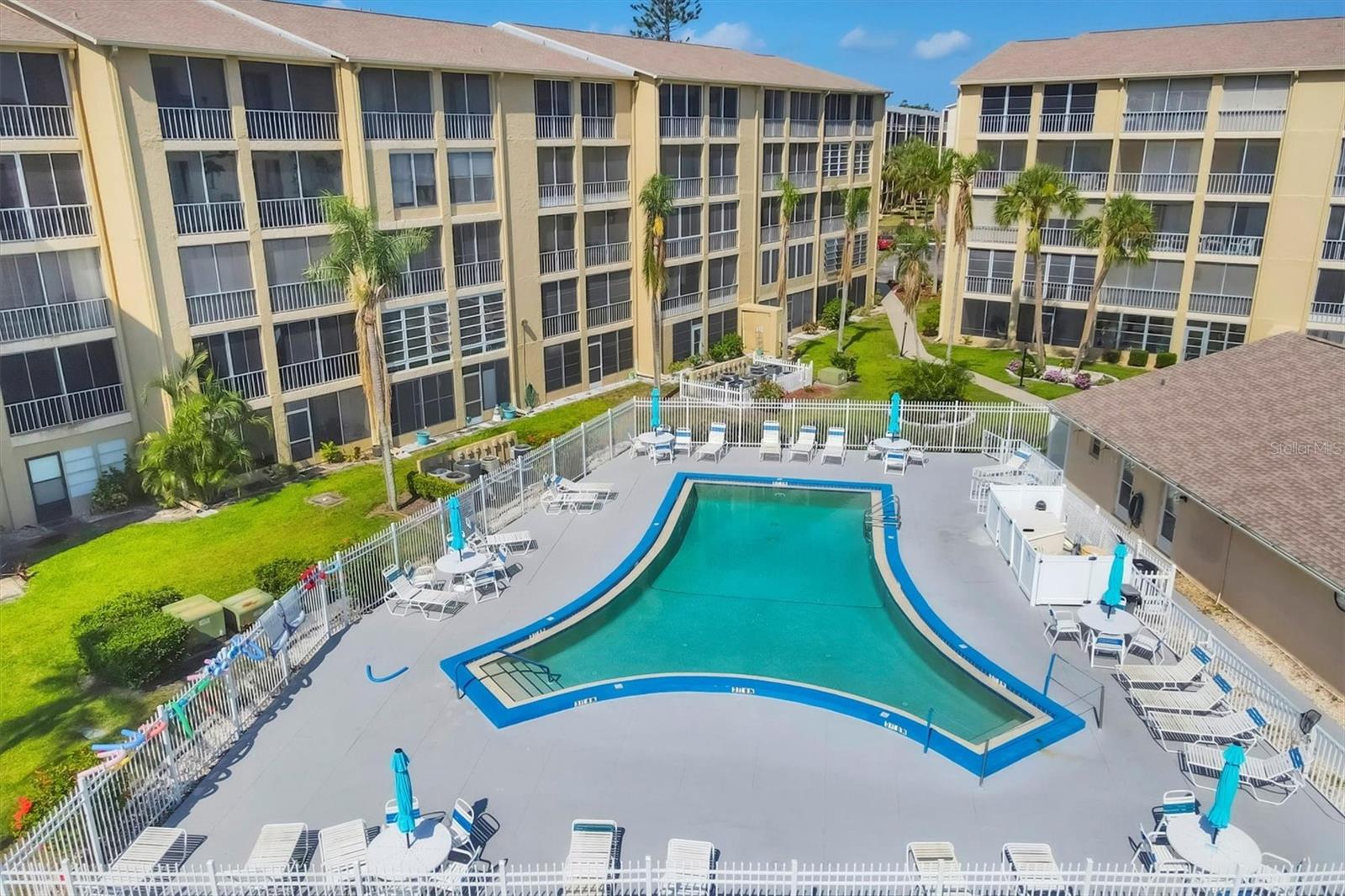 BAYSHORE ON THE LAKE APTS II SEC 2 - Residential