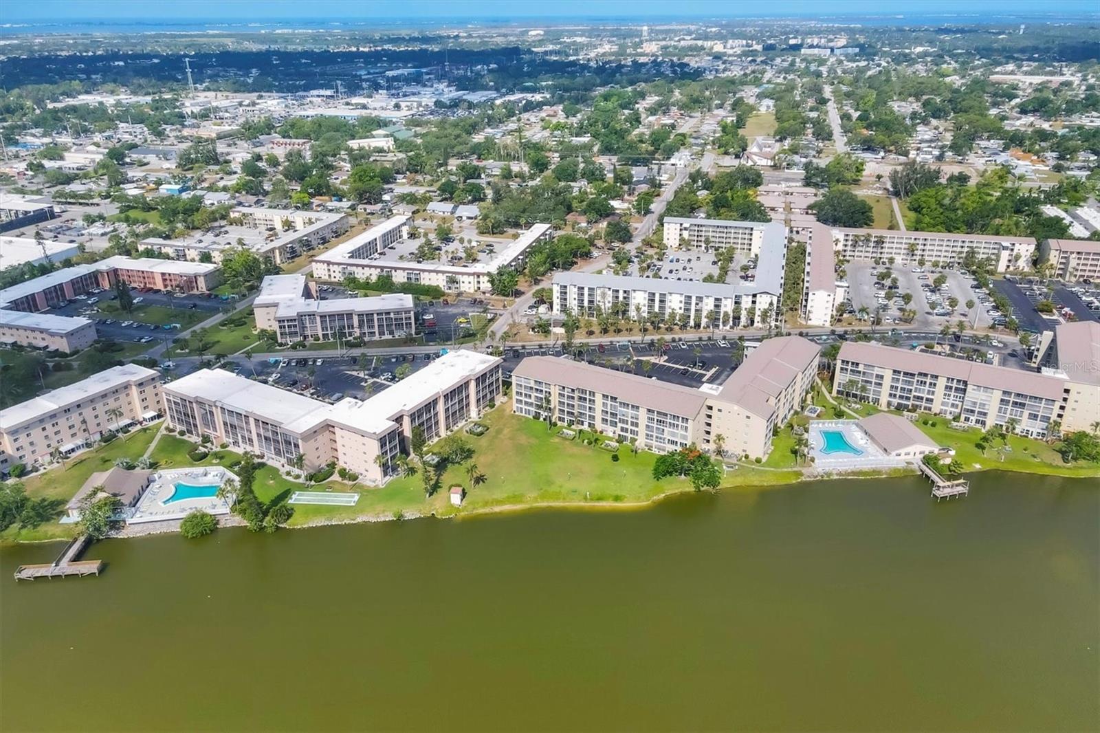 BAYSHORE ON THE LAKE APTS II SEC 2 - Residential