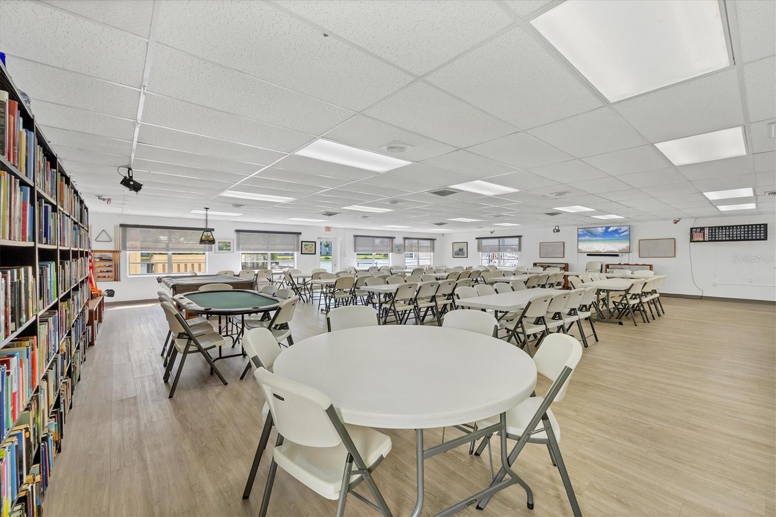 BAYSHORE ON THE LAKE APTS II SEC 2 - Residential