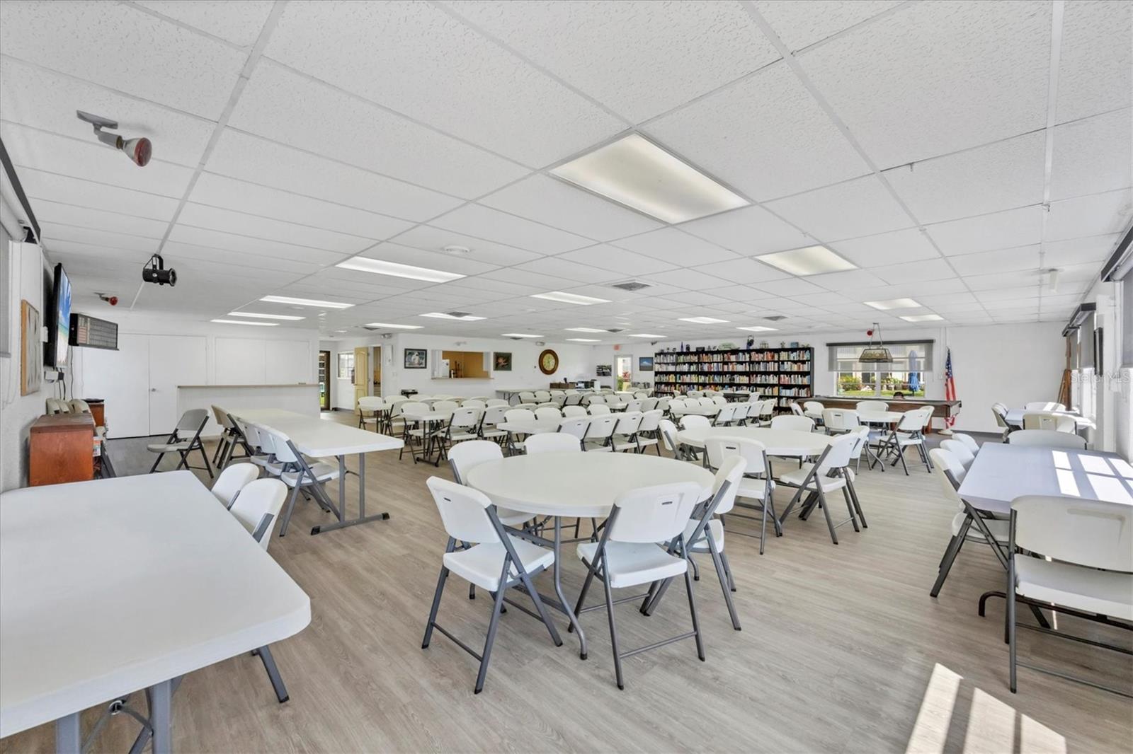 BAYSHORE ON THE LAKE APTS II SEC 2 - Residential