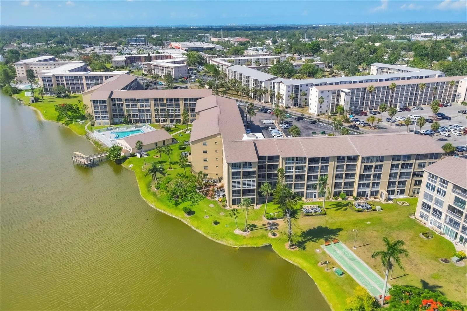 BAYSHORE ON THE LAKE APTS II SEC 2 - Residential