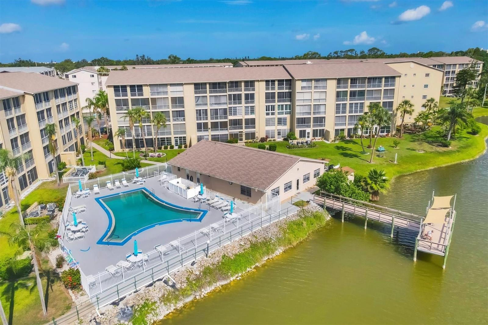 BAYSHORE ON THE LAKE APTS II SEC 2 - Residential