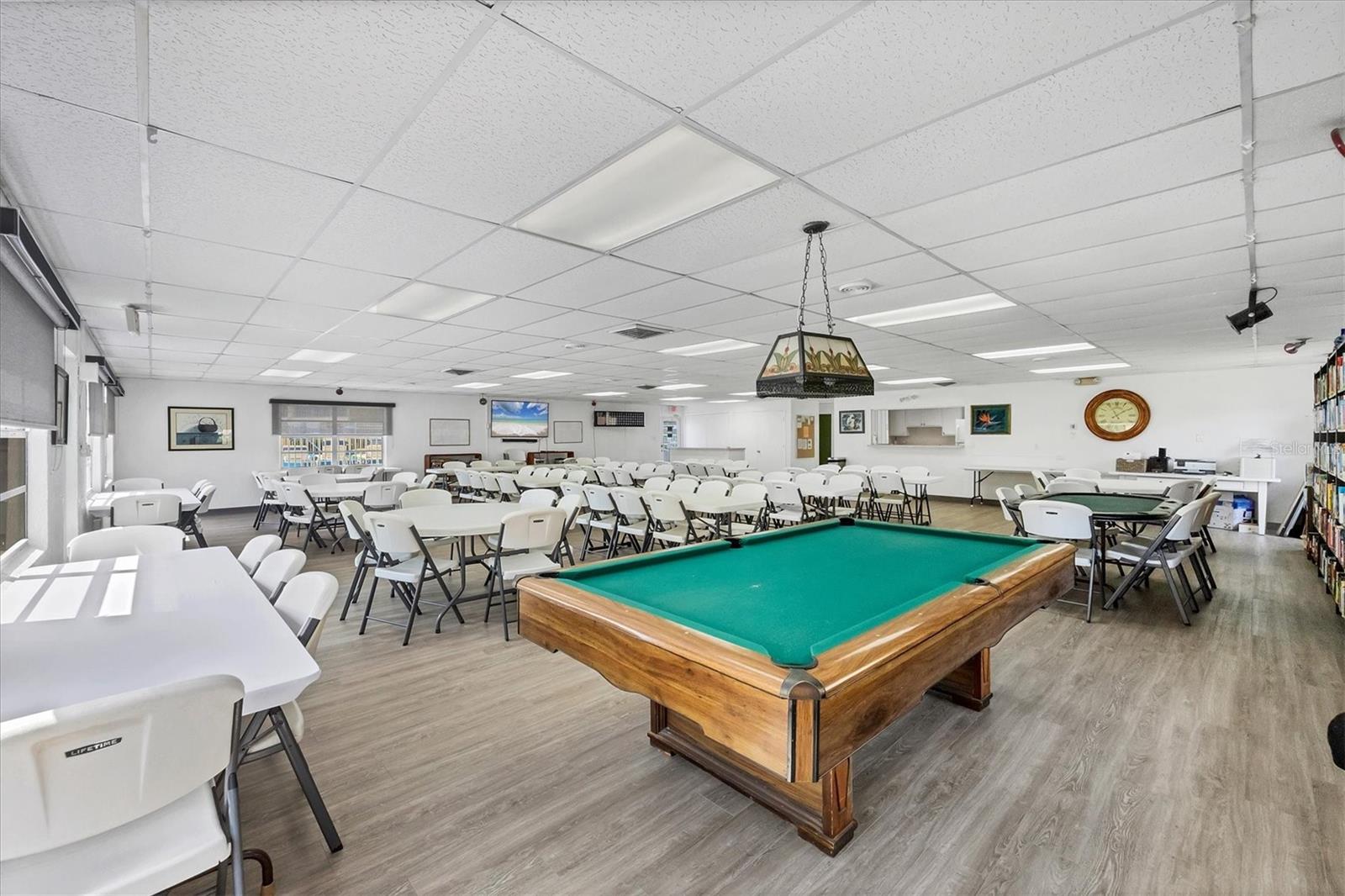 BAYSHORE ON THE LAKE APTS II SEC 2 - Residential