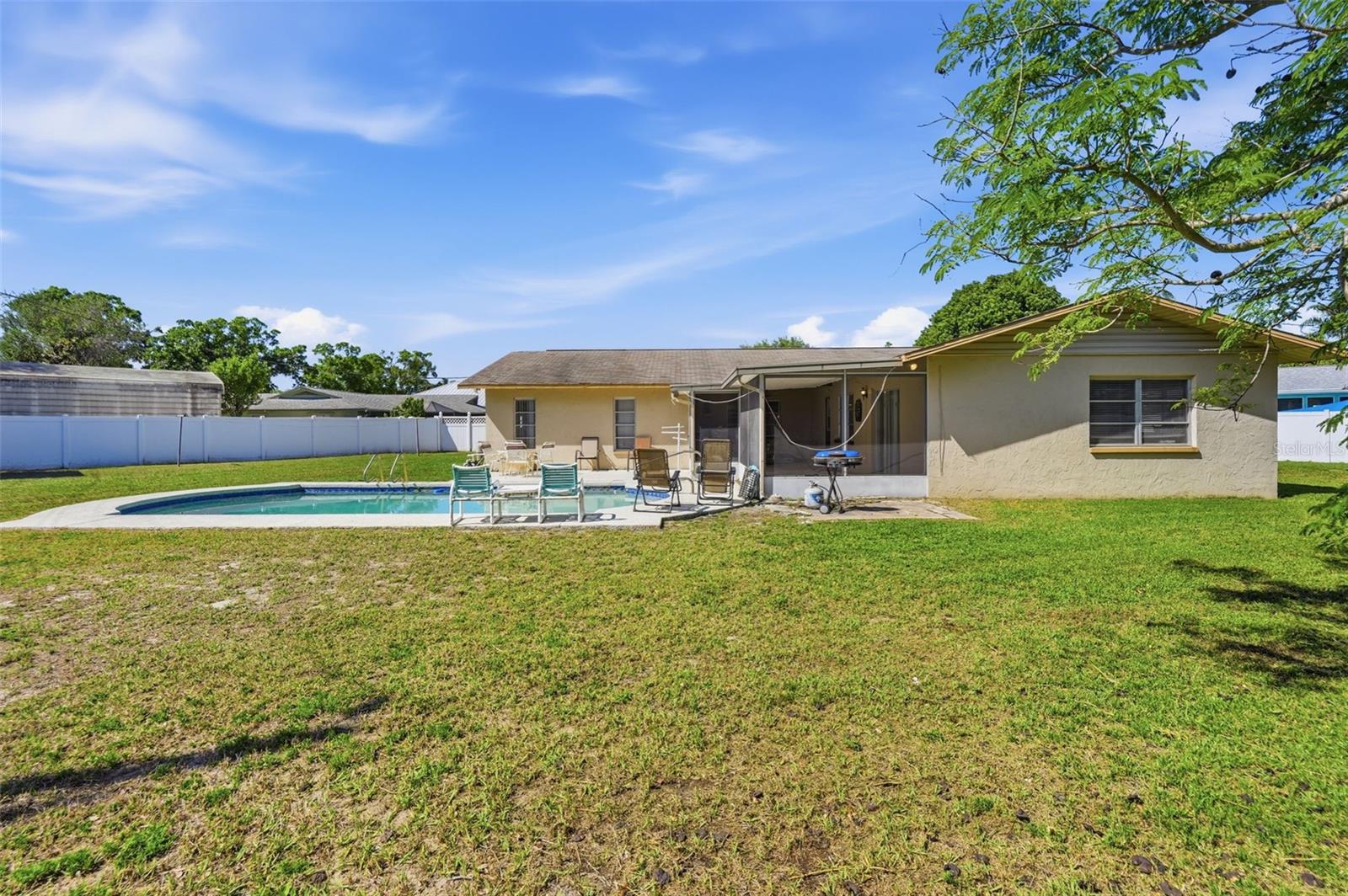 GOLDEN GATEWAY HOMES - Residential