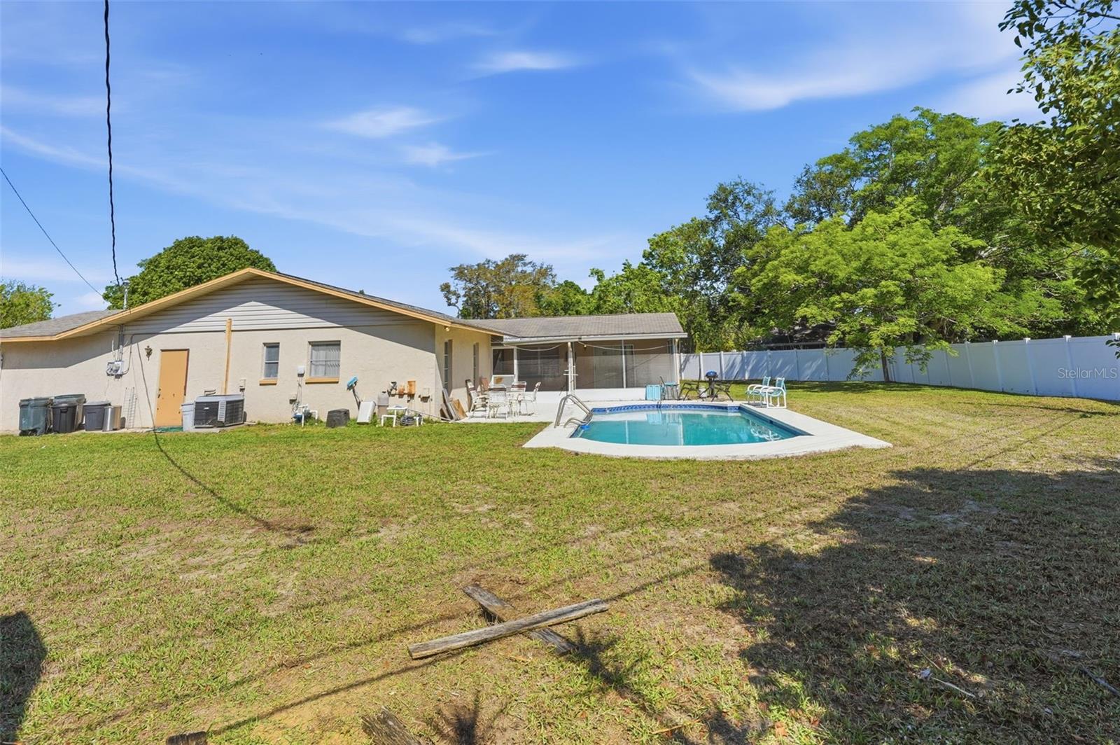 GOLDEN GATEWAY HOMES - Residential