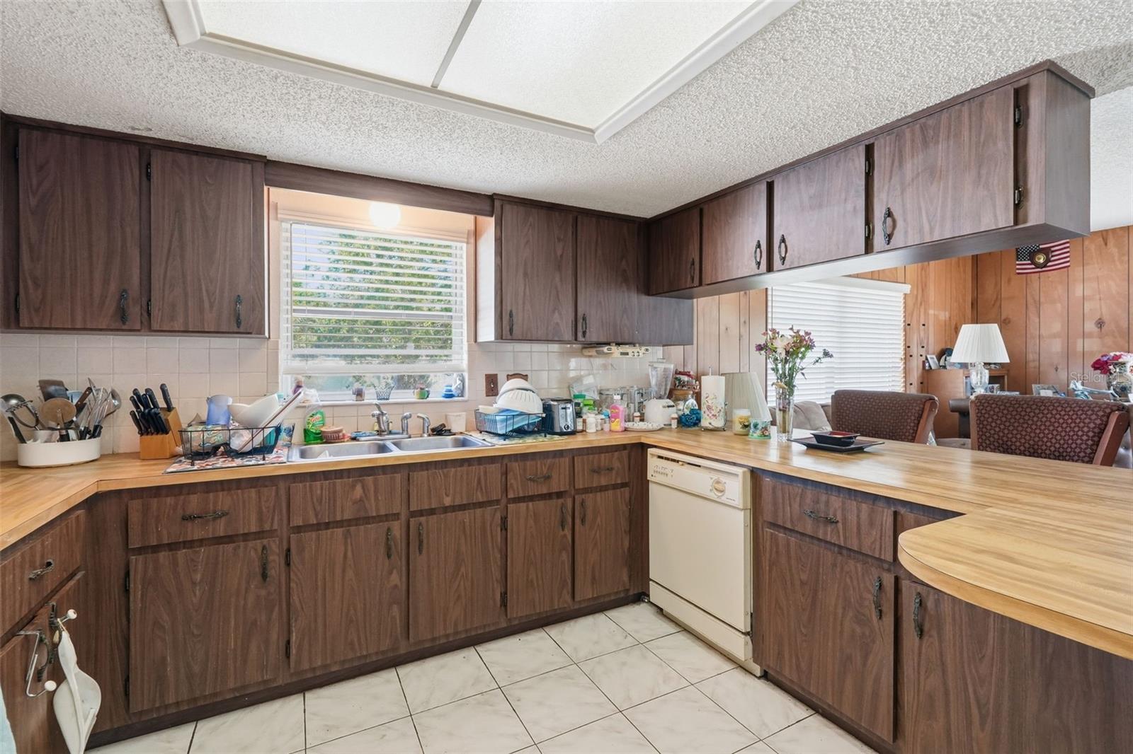 GOLDEN GATEWAY HOMES - Residential