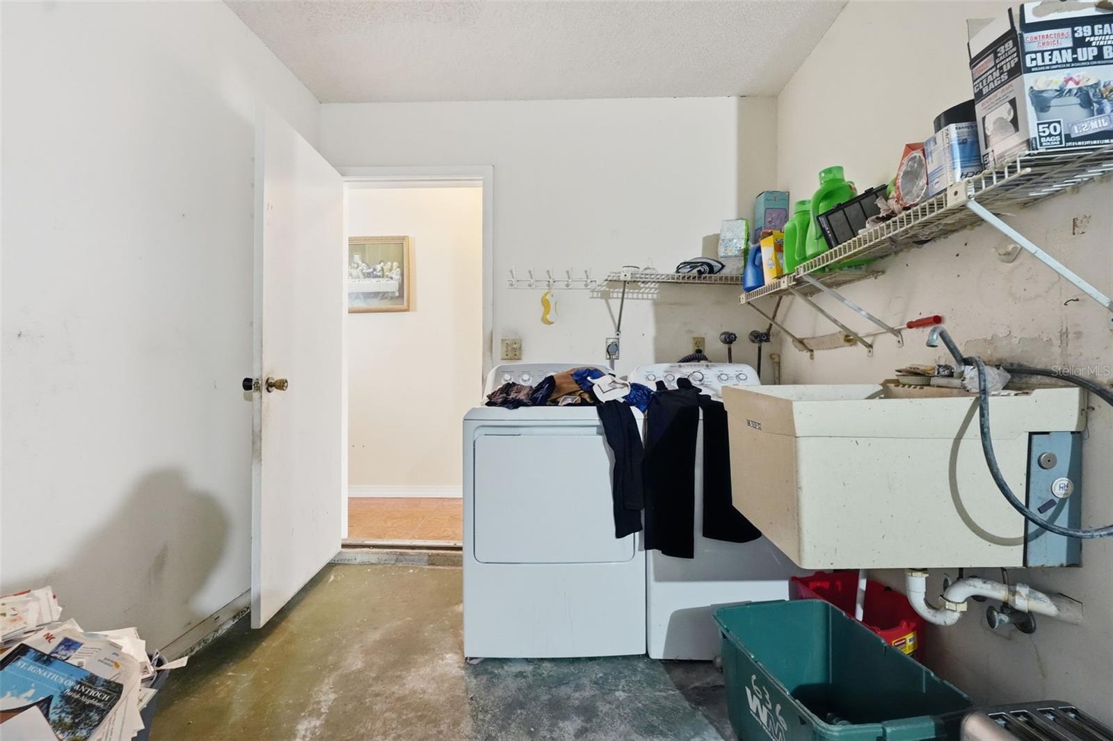 GOLDEN GATEWAY HOMES - Residential