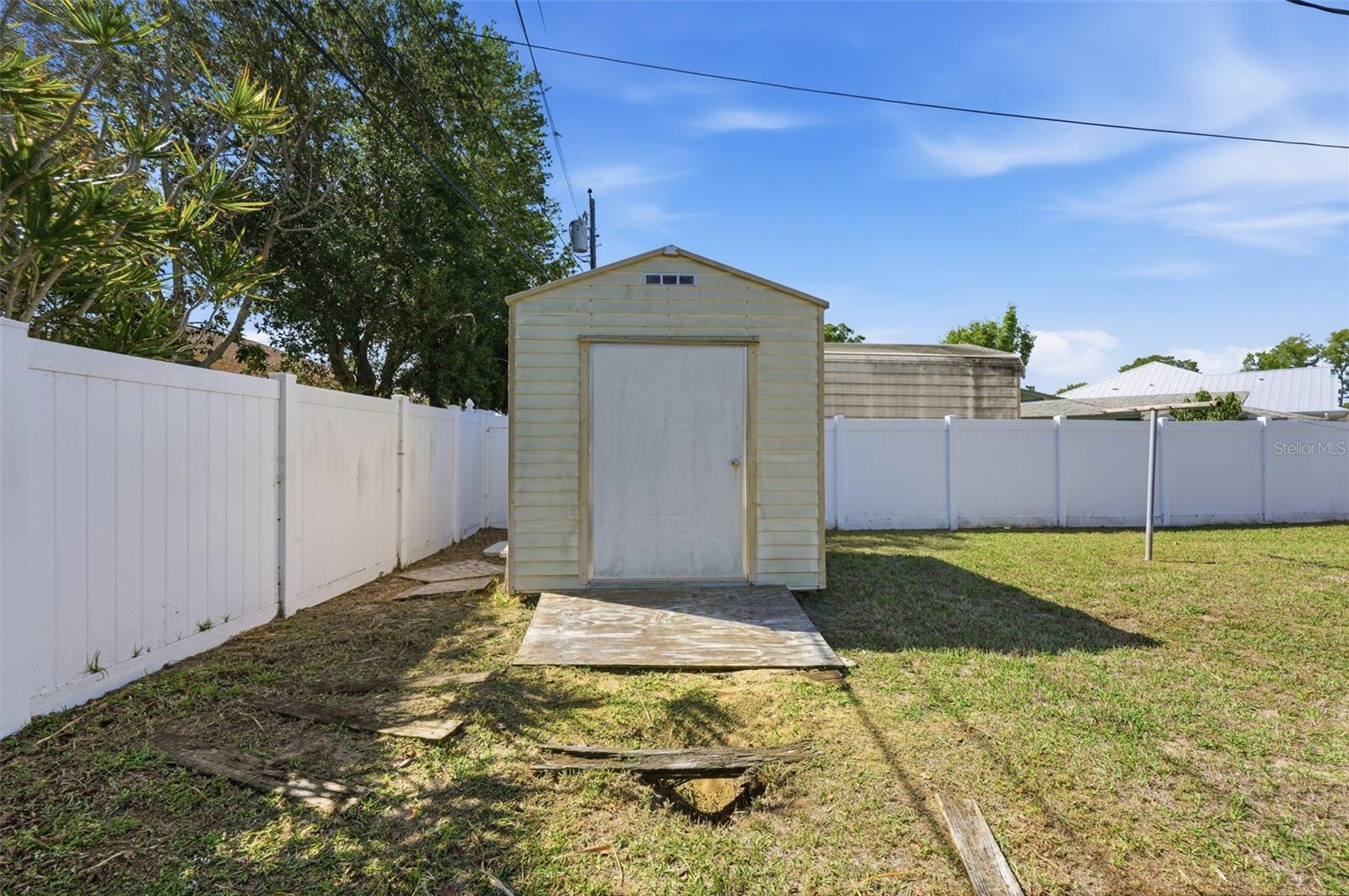 GOLDEN GATEWAY HOMES - Residential