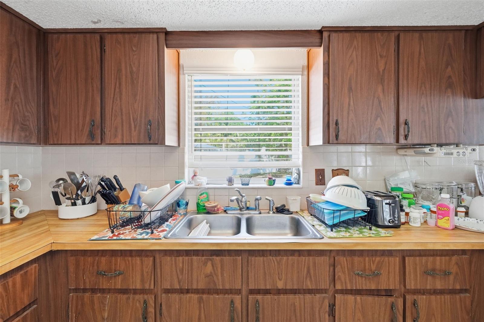 GOLDEN GATEWAY HOMES - Residential