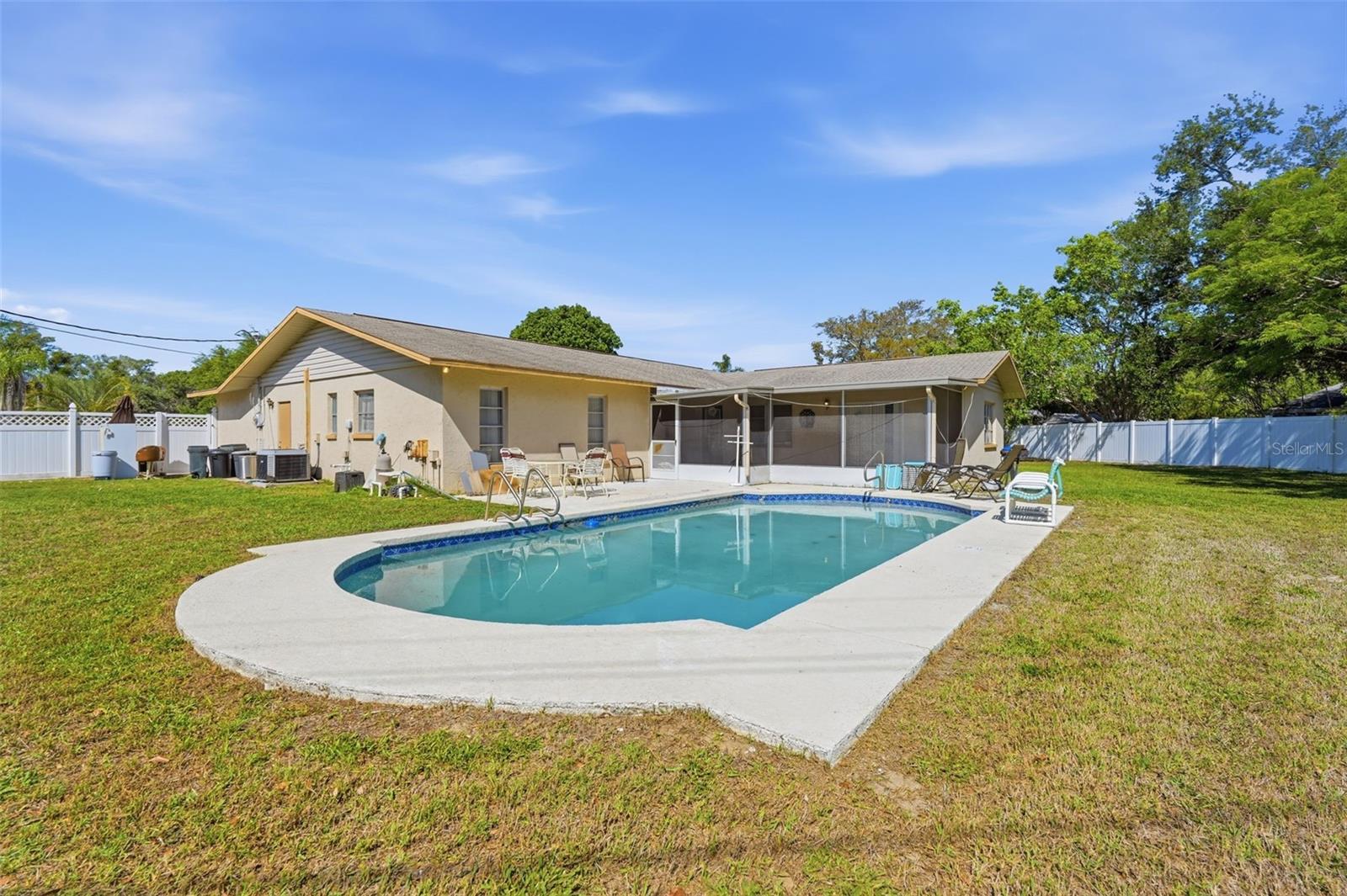 GOLDEN GATEWAY HOMES - Residential