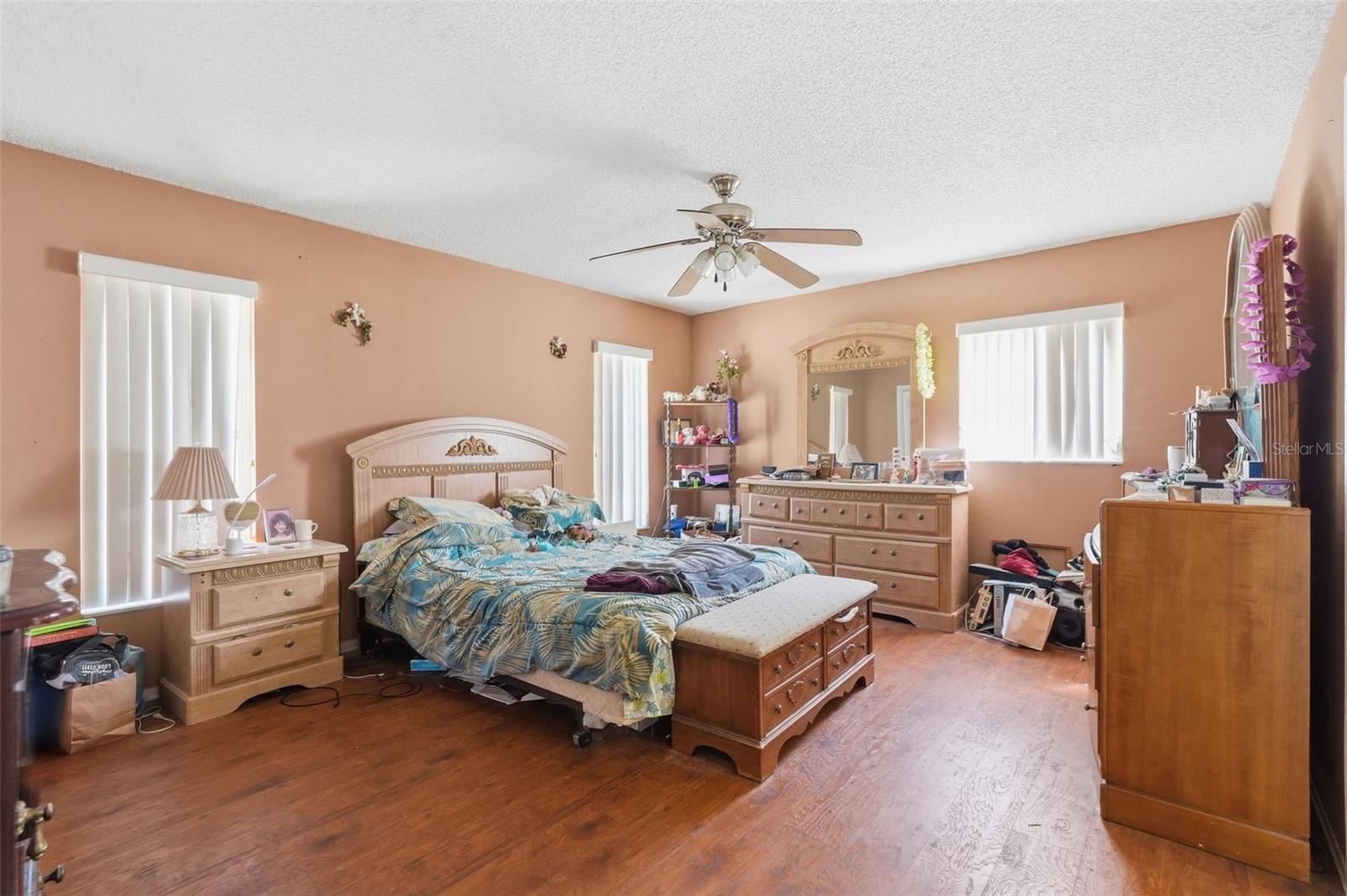 GOLDEN GATEWAY HOMES - Residential