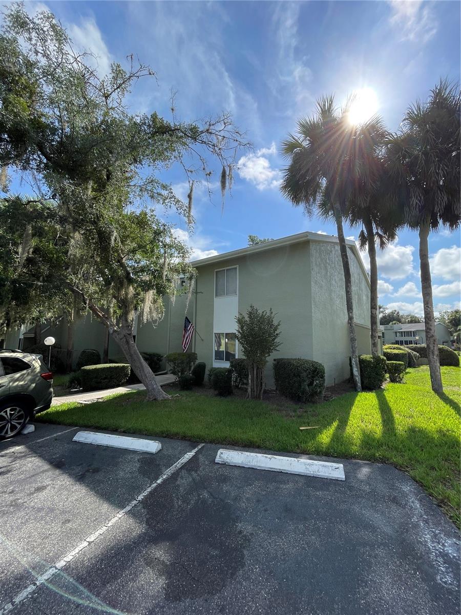 586 BAHIA CIRCLE B
