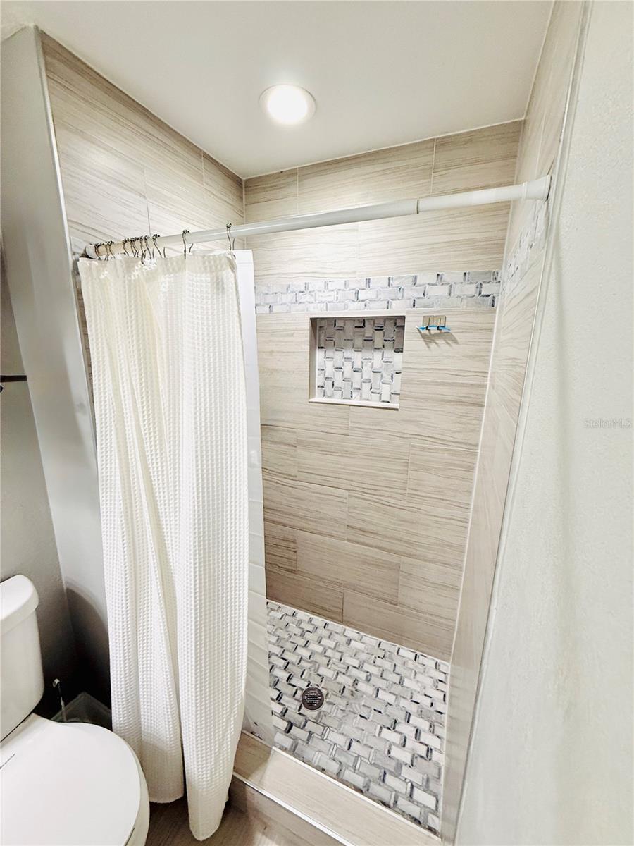 NORTH POINTE UNIT II - Residential