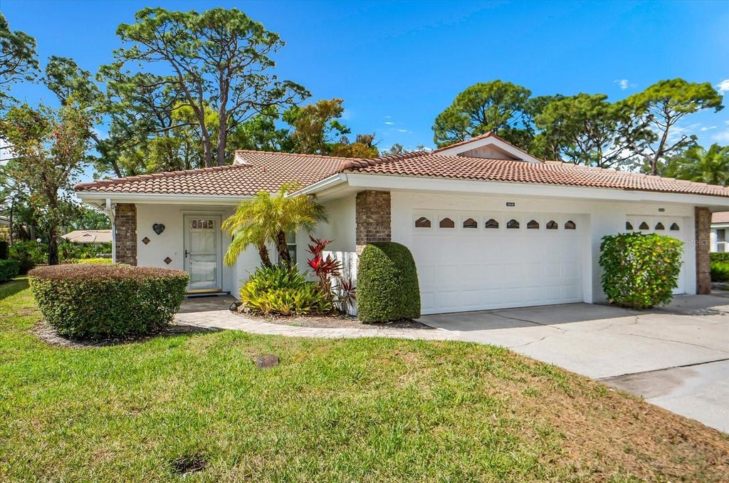 Photo of 5608 Garden Lakes Drive, Bradenton, FL 34203 (MLS # A4685976)